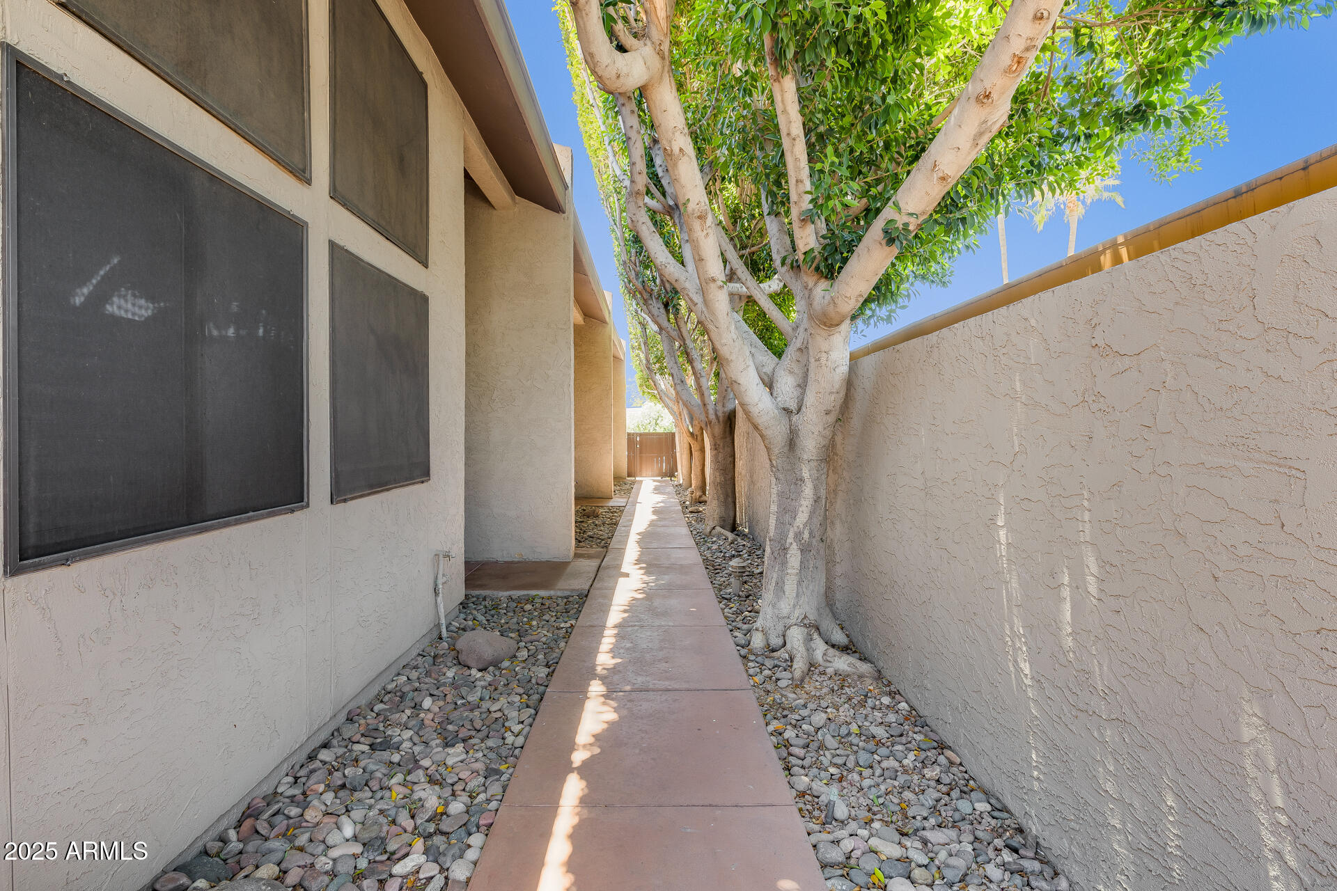 7858 E GLENROSA Avenue