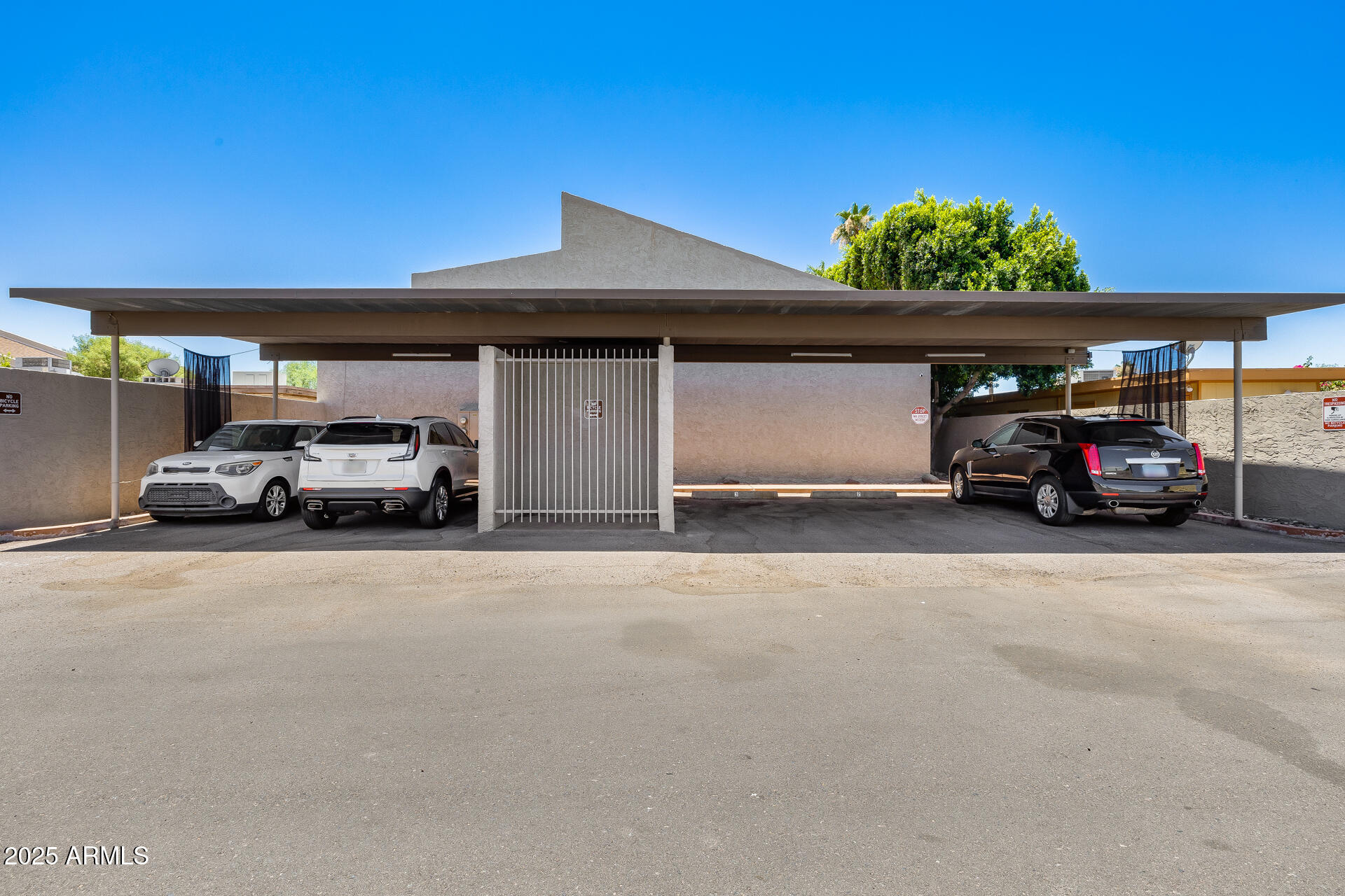 7858 E GLENROSA Avenue