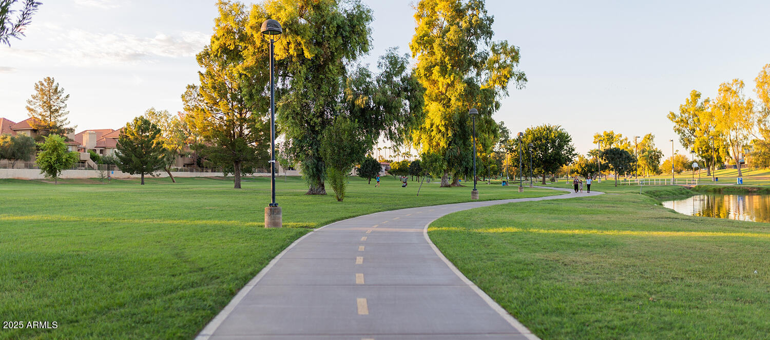 7858 E GLENROSA Avenue