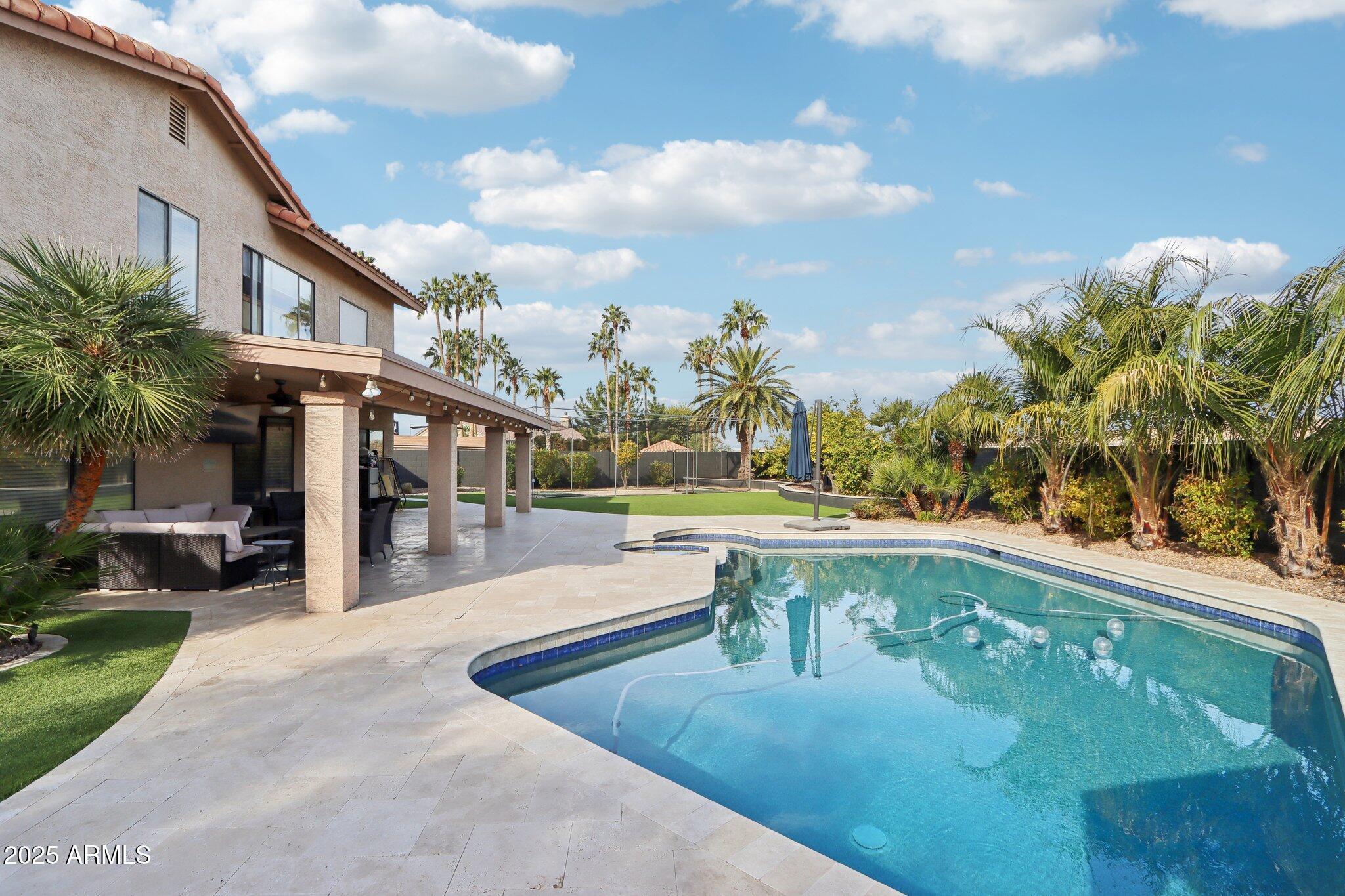 5332 E MICHELLE Drive