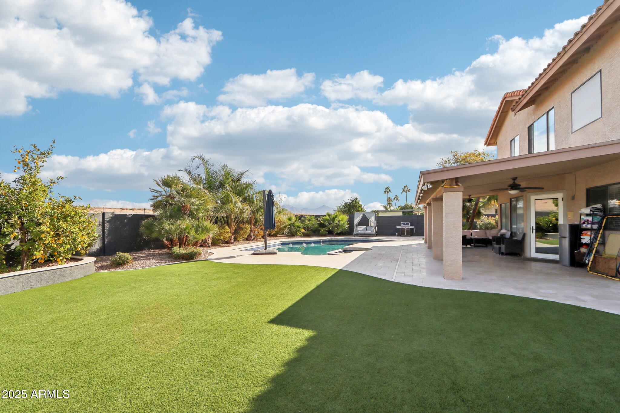 5332 E MICHELLE Drive