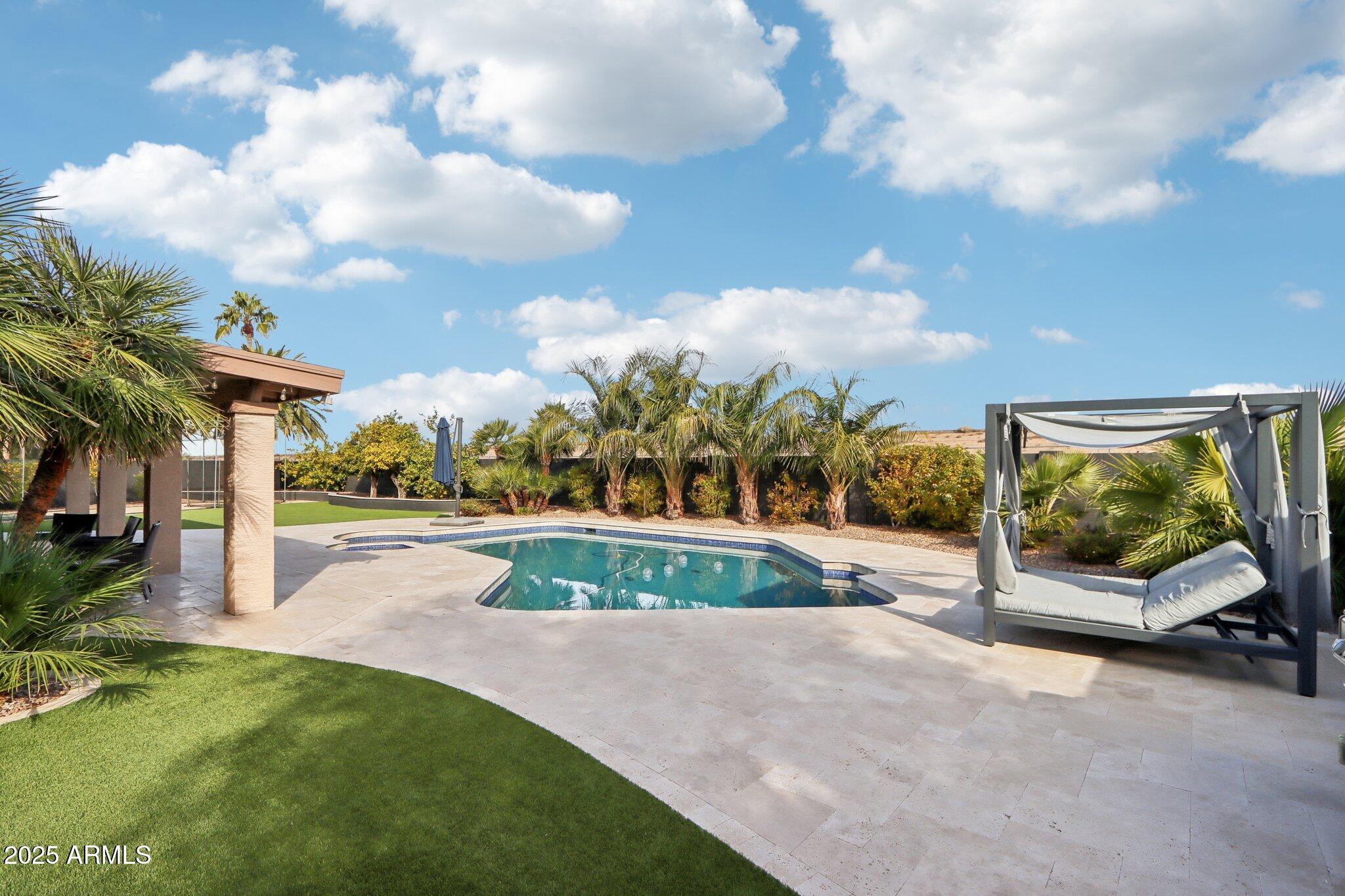 5332 E MICHELLE Drive
