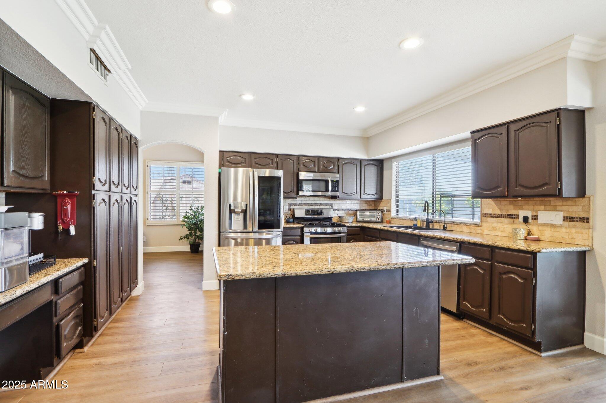 5332 E MICHELLE Drive