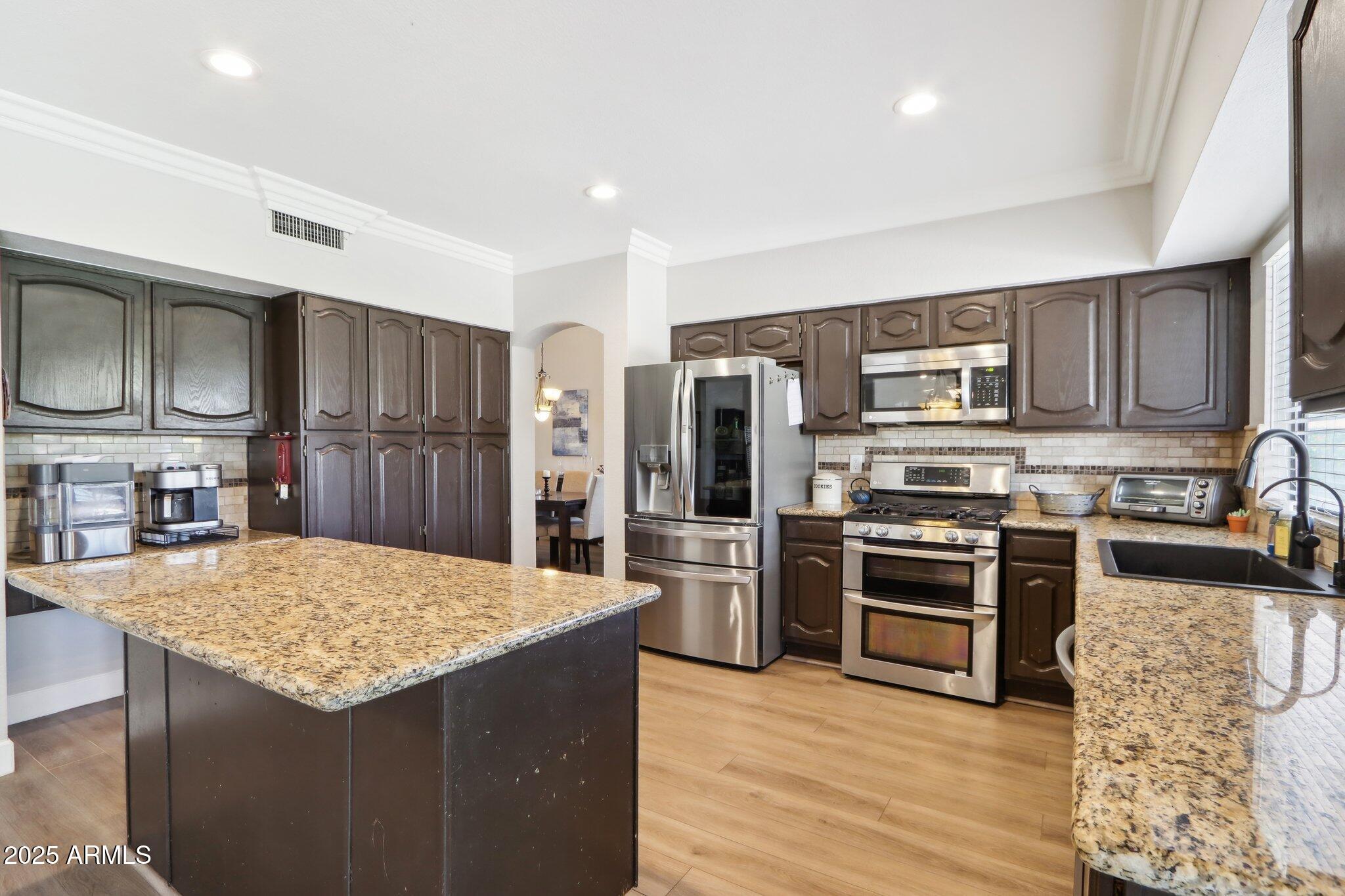 5332 E MICHELLE Drive