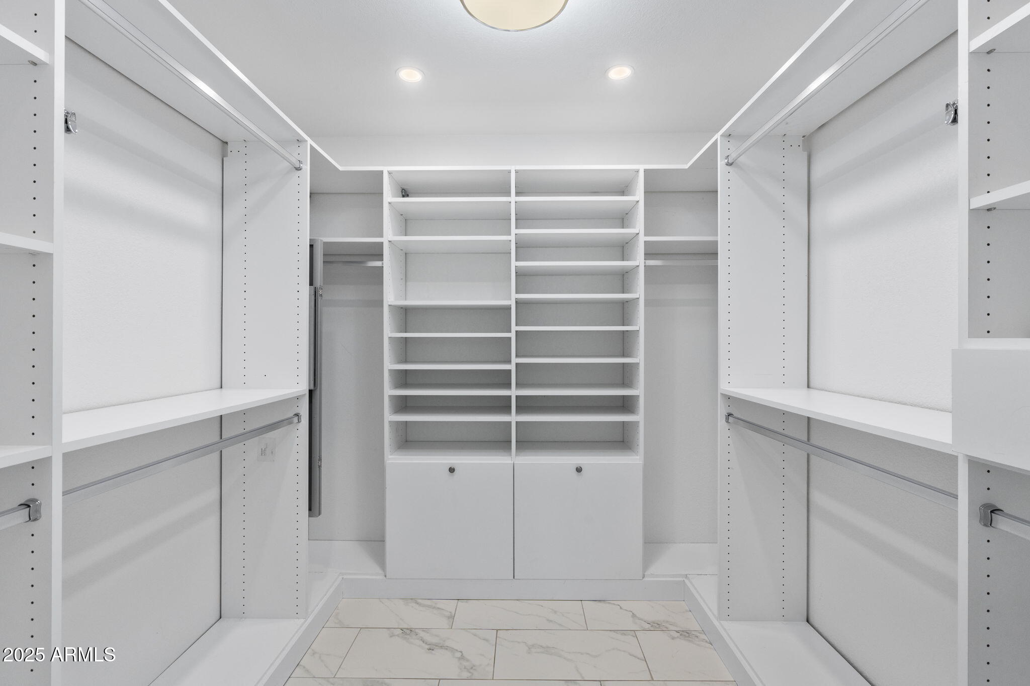 3174 E MARLETTE Avenue