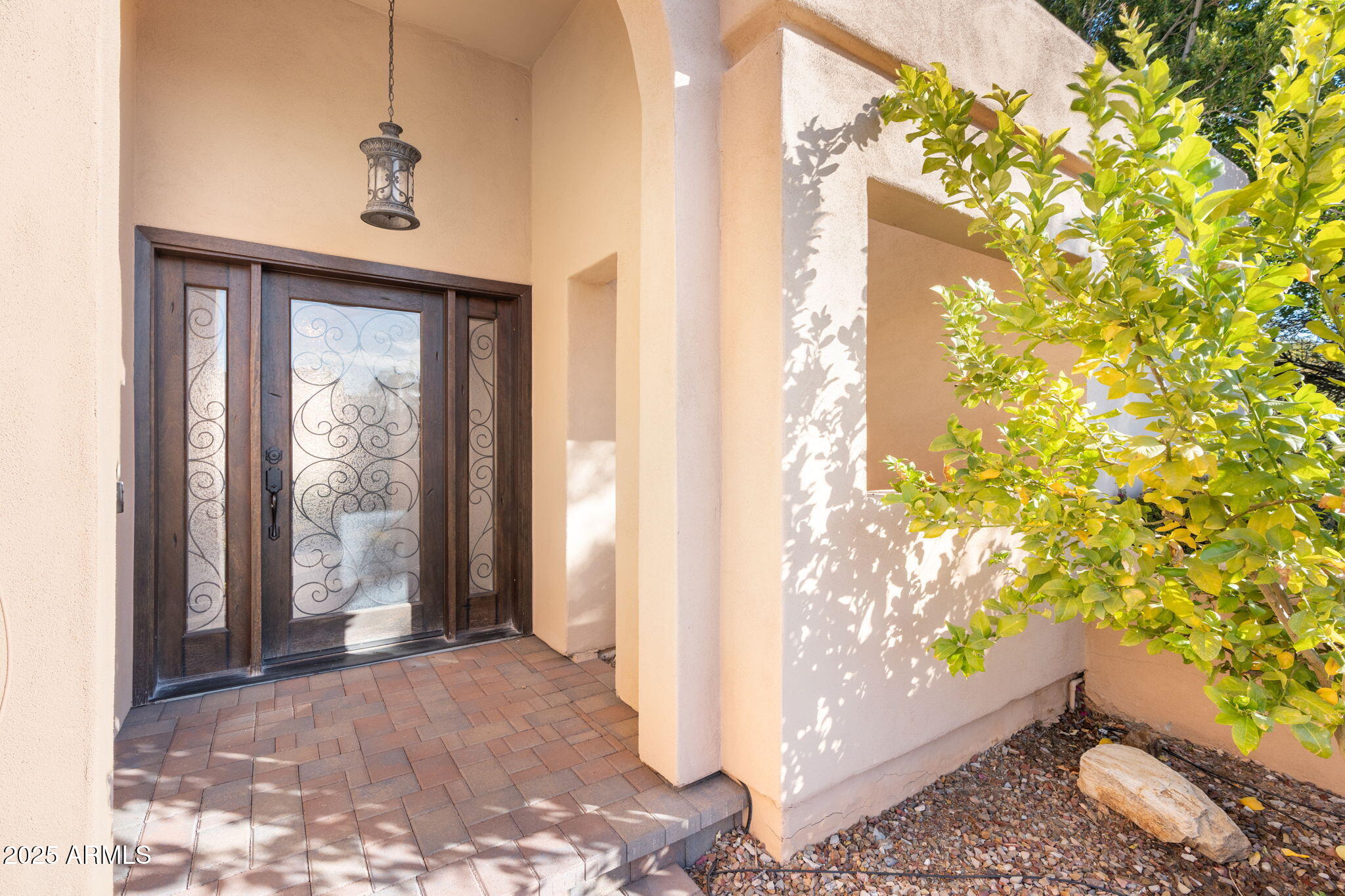 3174 E MARLETTE Avenue