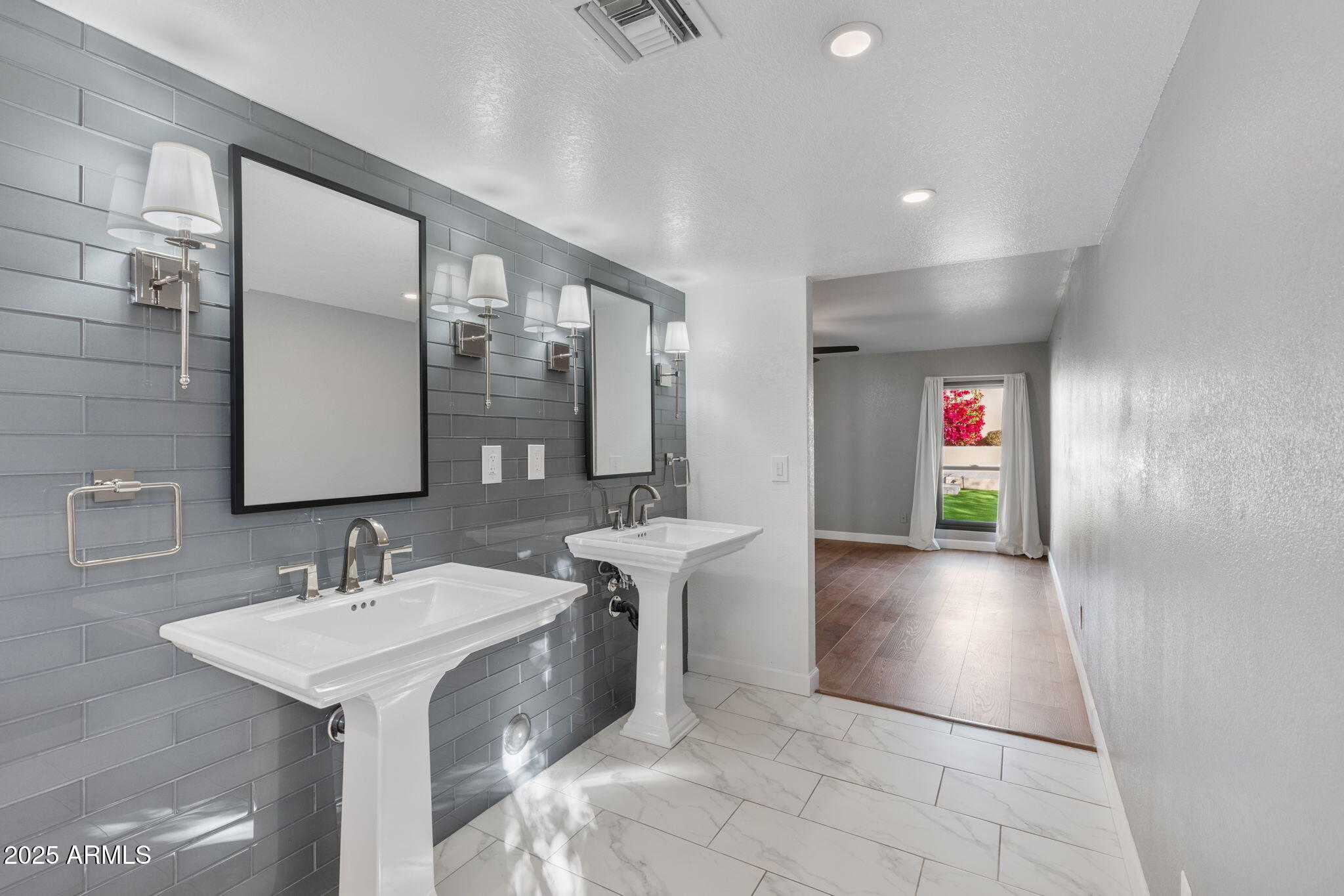 3174 E MARLETTE Avenue