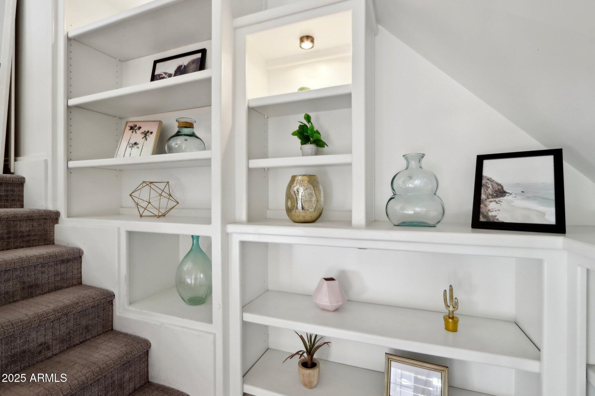 2209 E WELDON Avenue