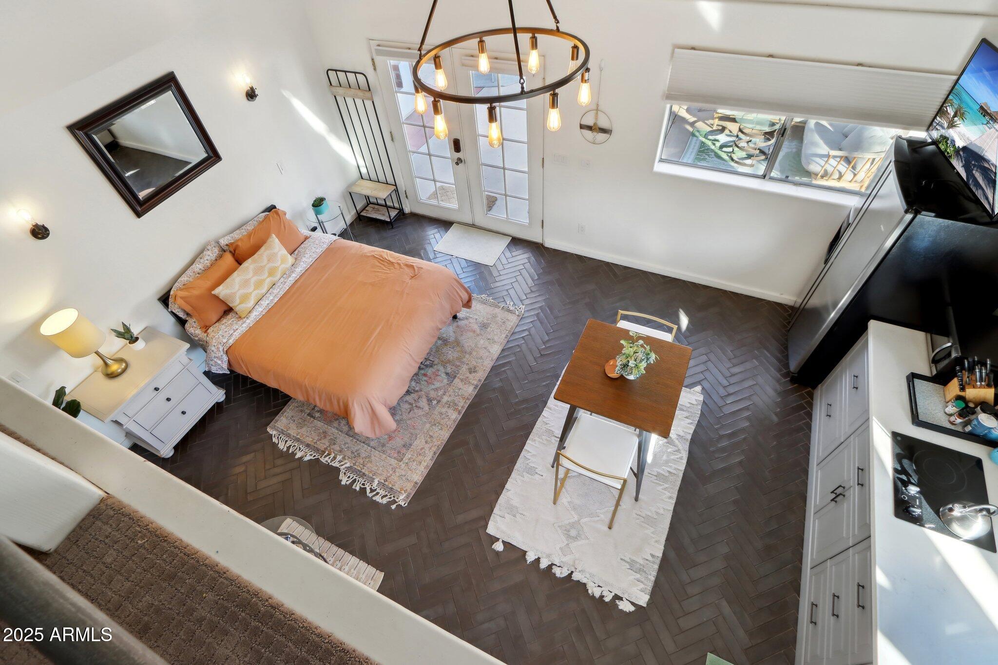 2209 E WELDON Avenue