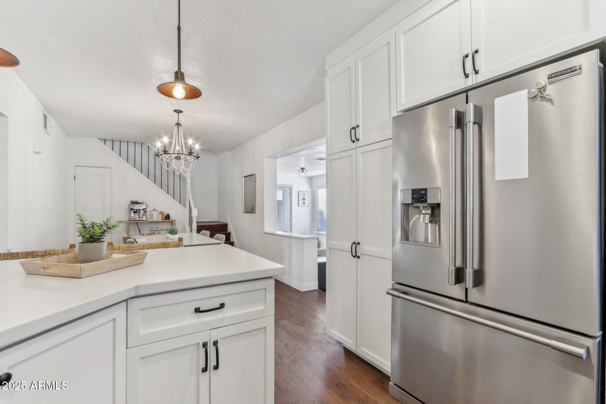 2209 E WELDON Avenue