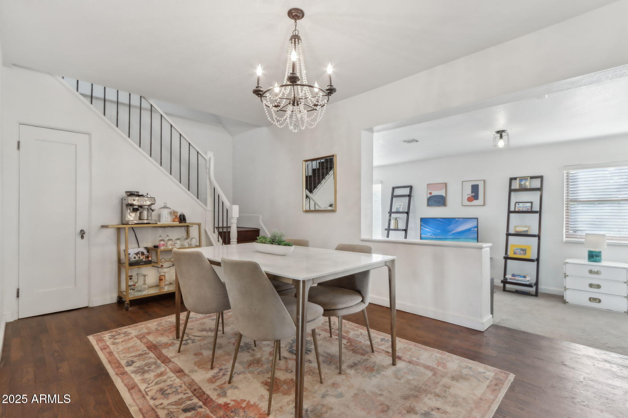 2209 E WELDON Avenue