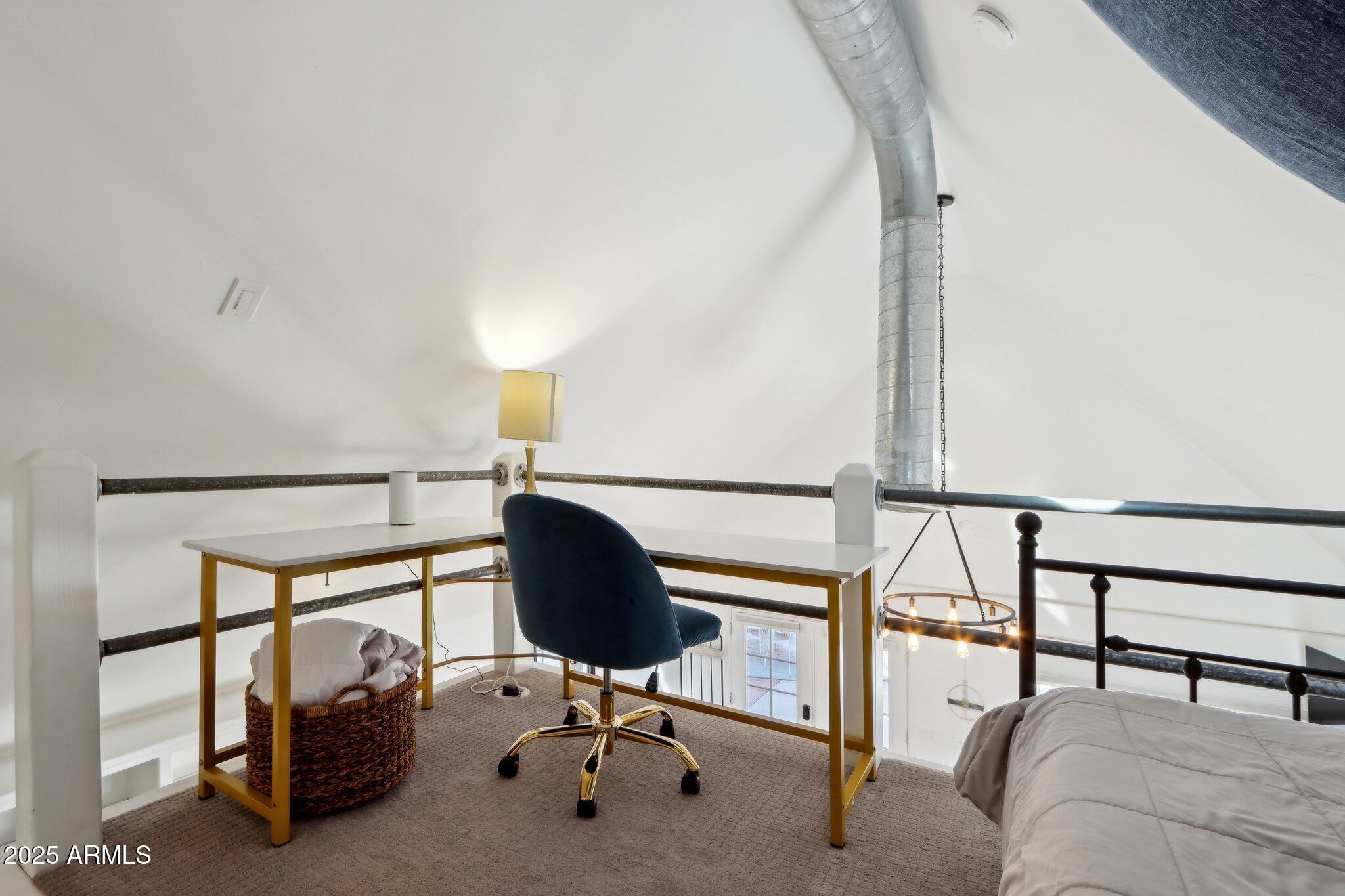 2209 E WELDON Avenue