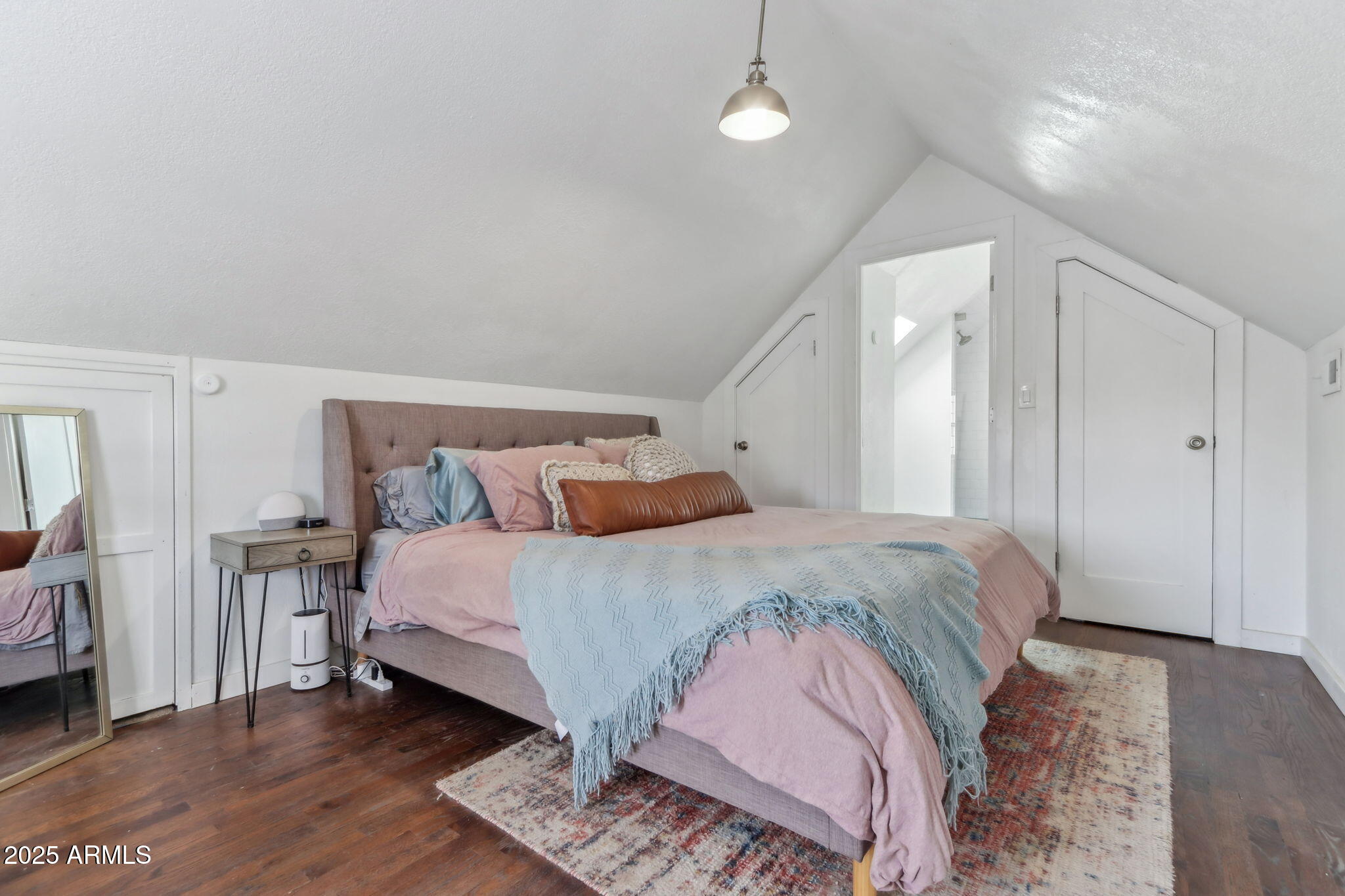 2209 E WELDON Avenue