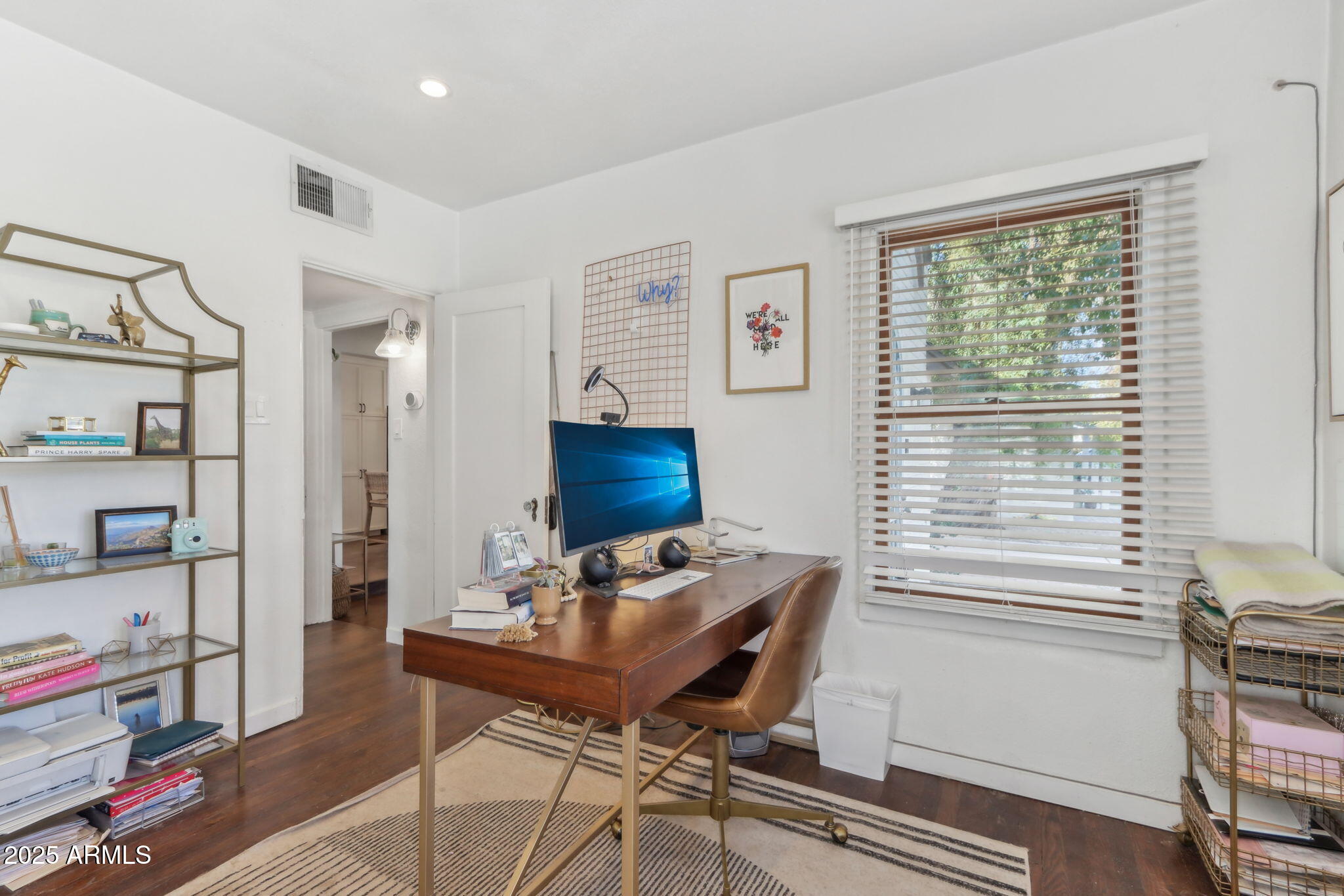 2209 E WELDON Avenue