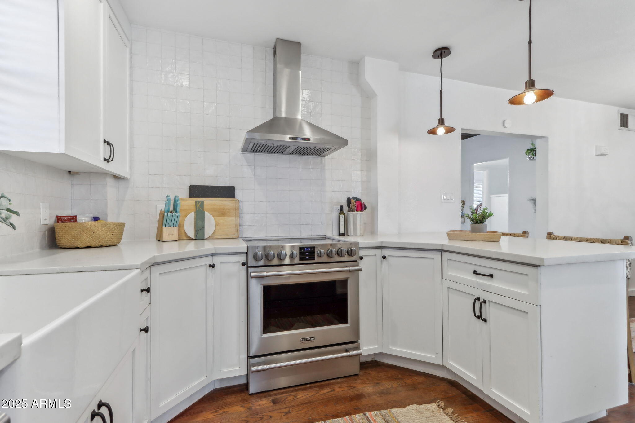 2209 E WELDON Avenue