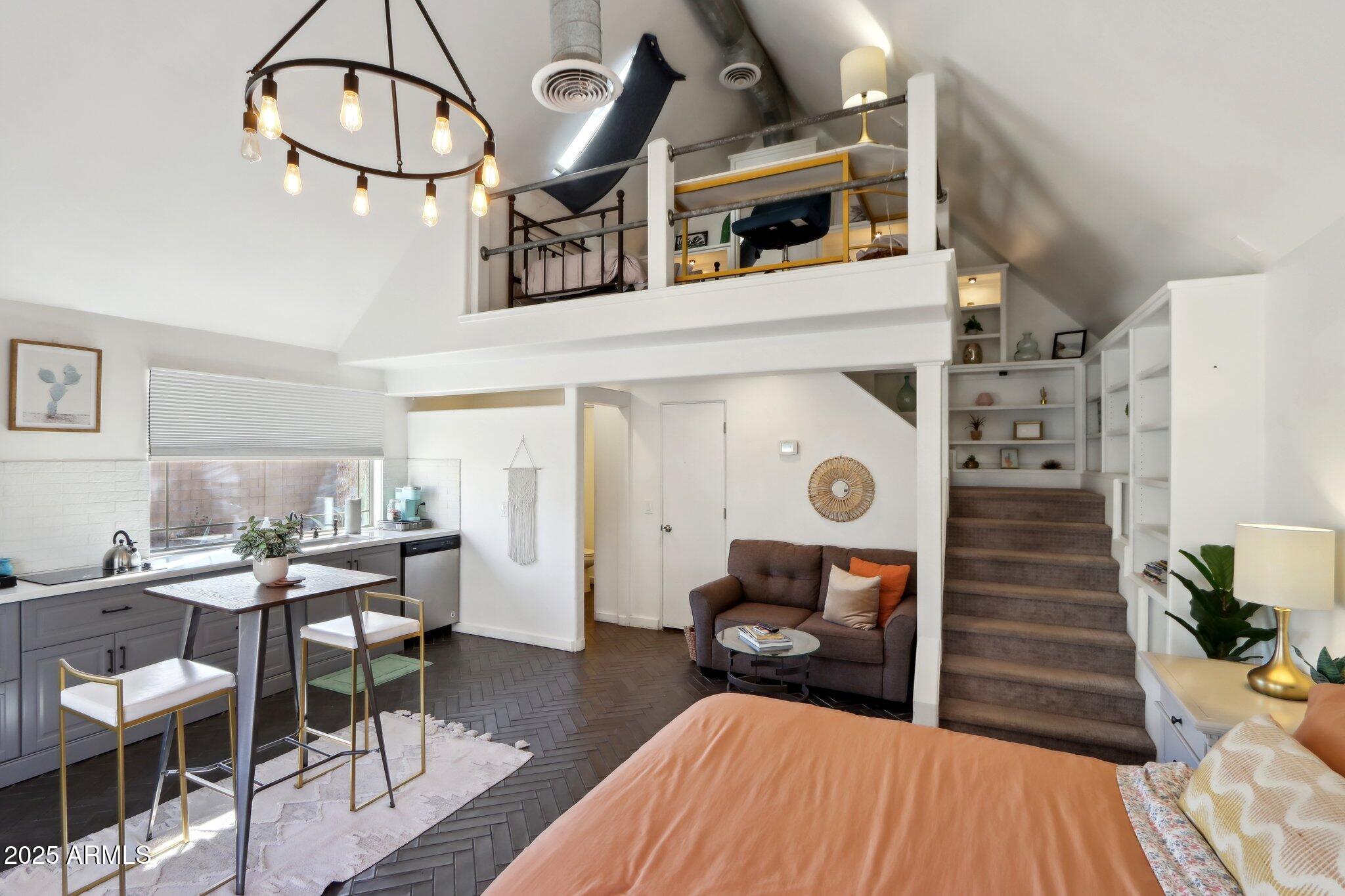 2209 E WELDON Avenue