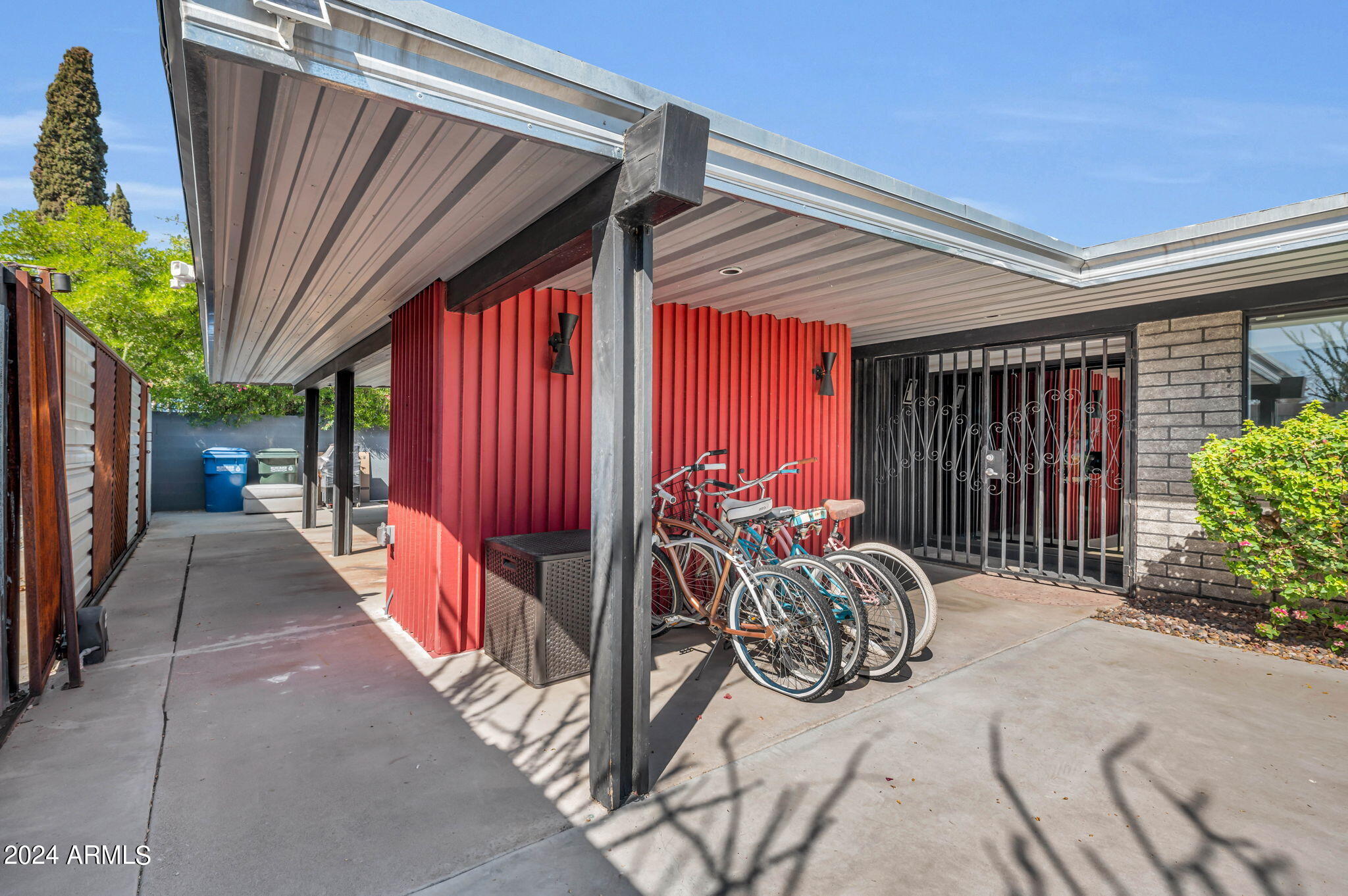 324 W NORTHERN Avenue