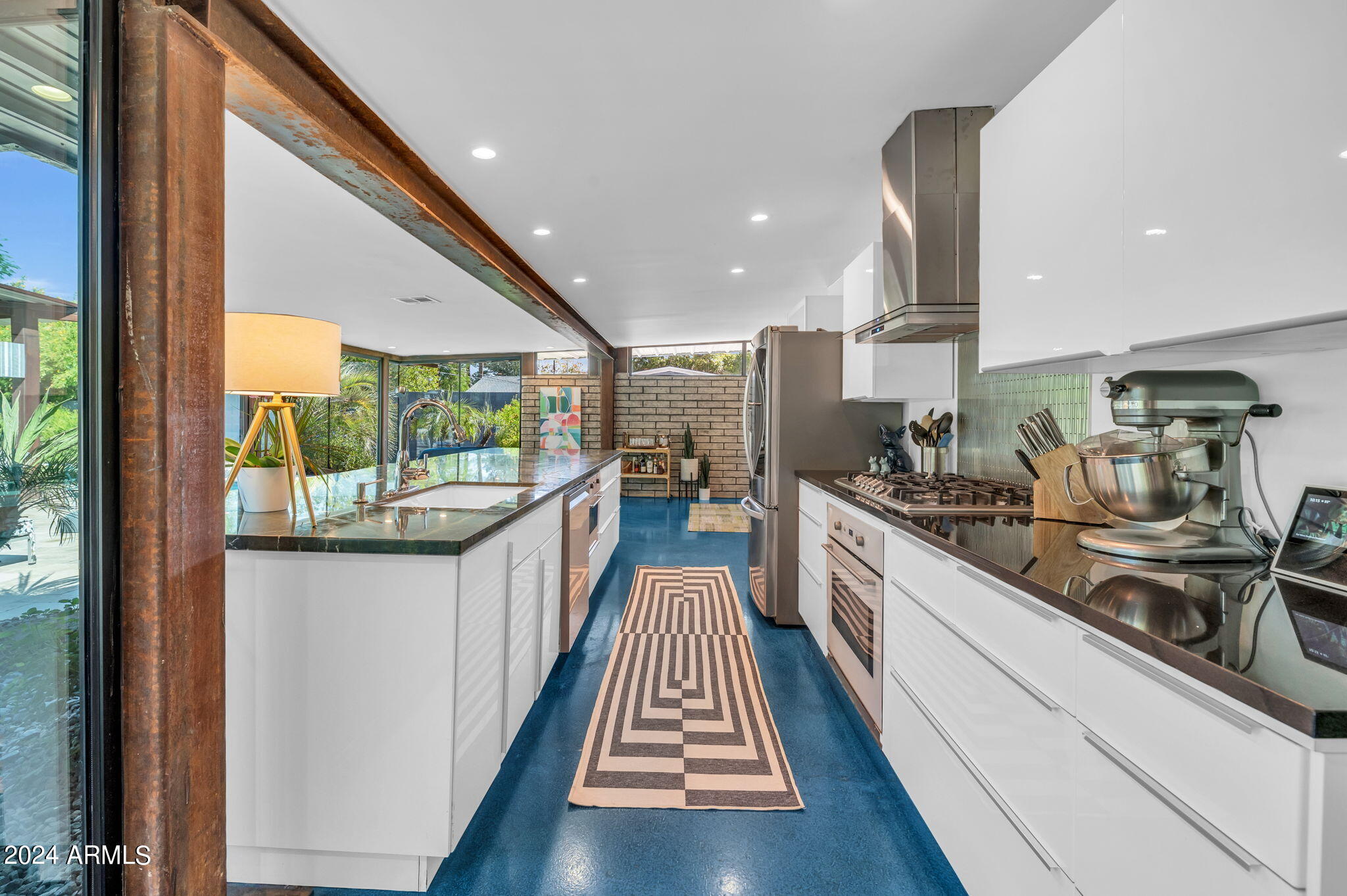 324 W NORTHERN Avenue