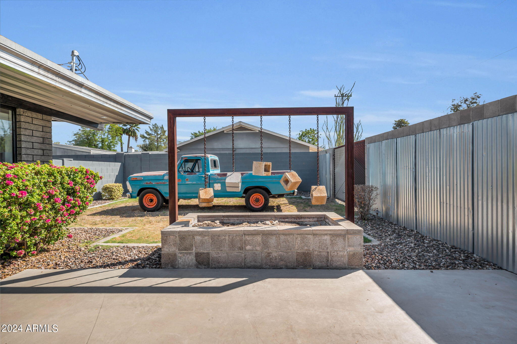 324 W NORTHERN Avenue