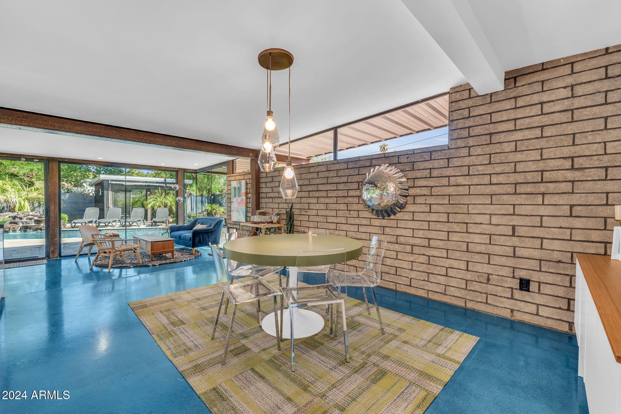 324 W NORTHERN Avenue