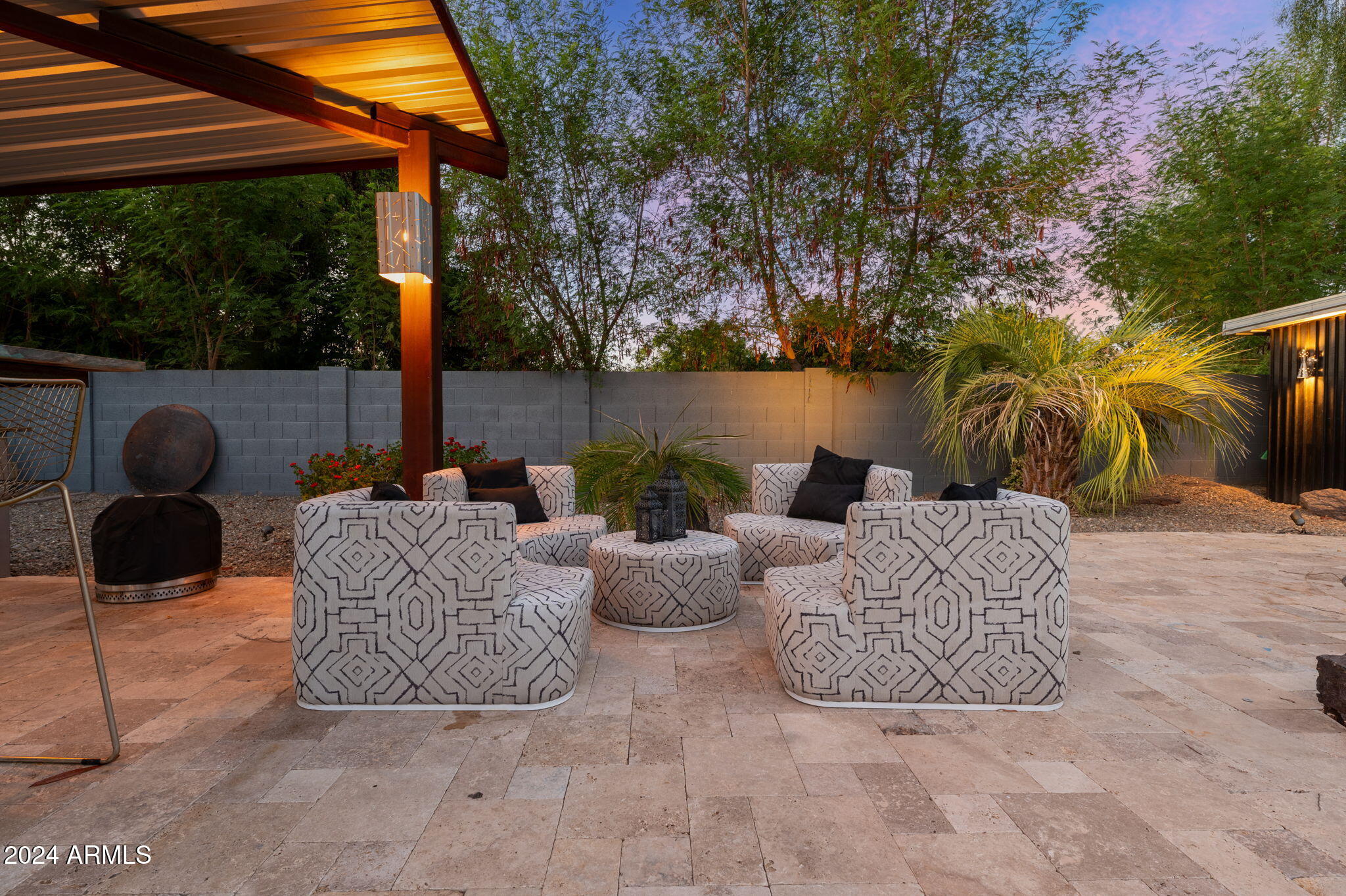 324 W NORTHERN Avenue