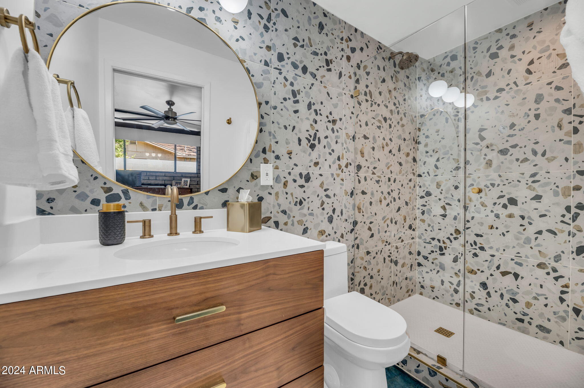 324 W NORTHERN Avenue