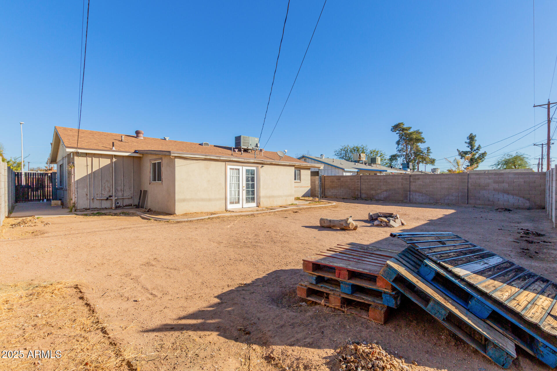 7501 E PIERCE Street