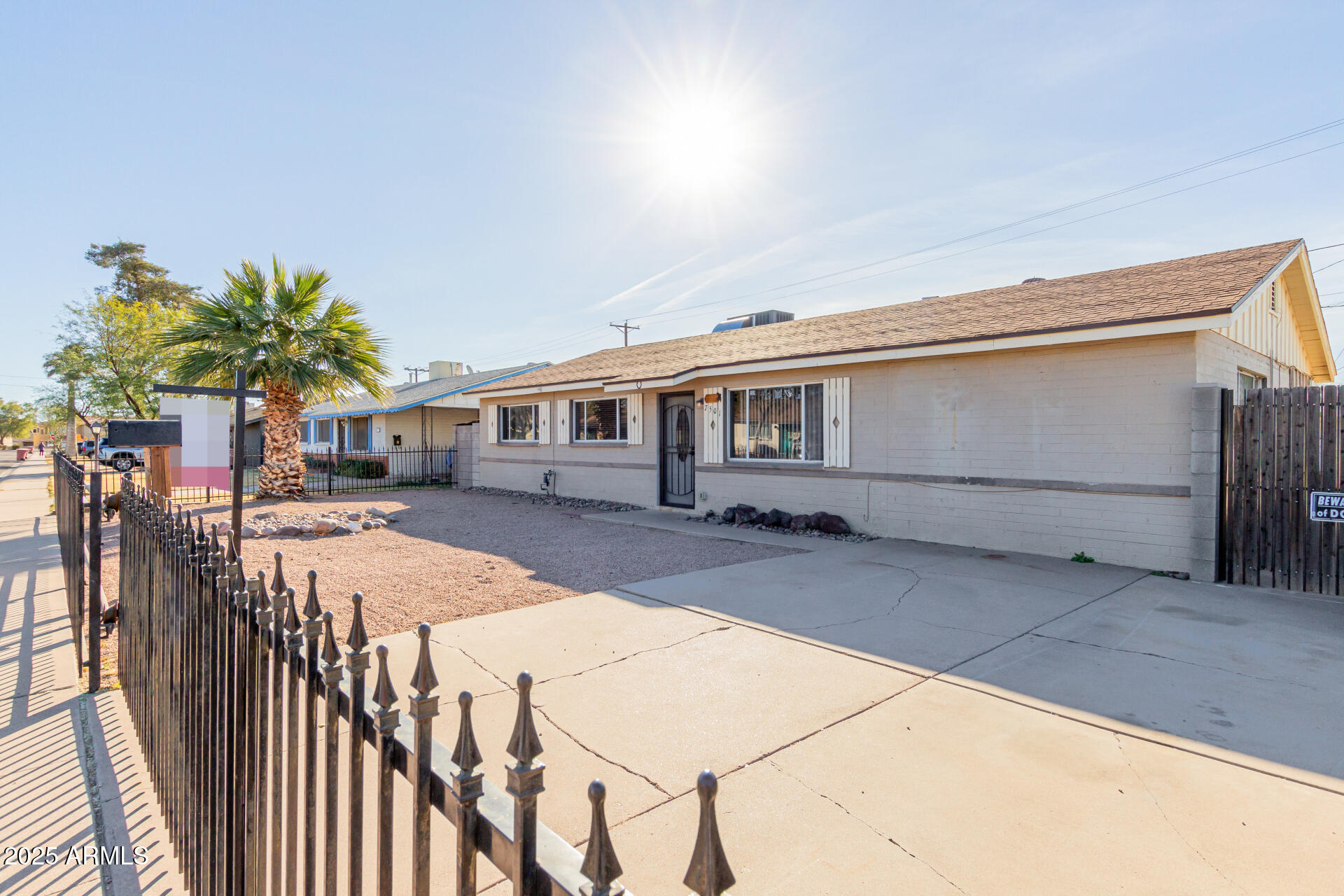 7501 E PIERCE Street