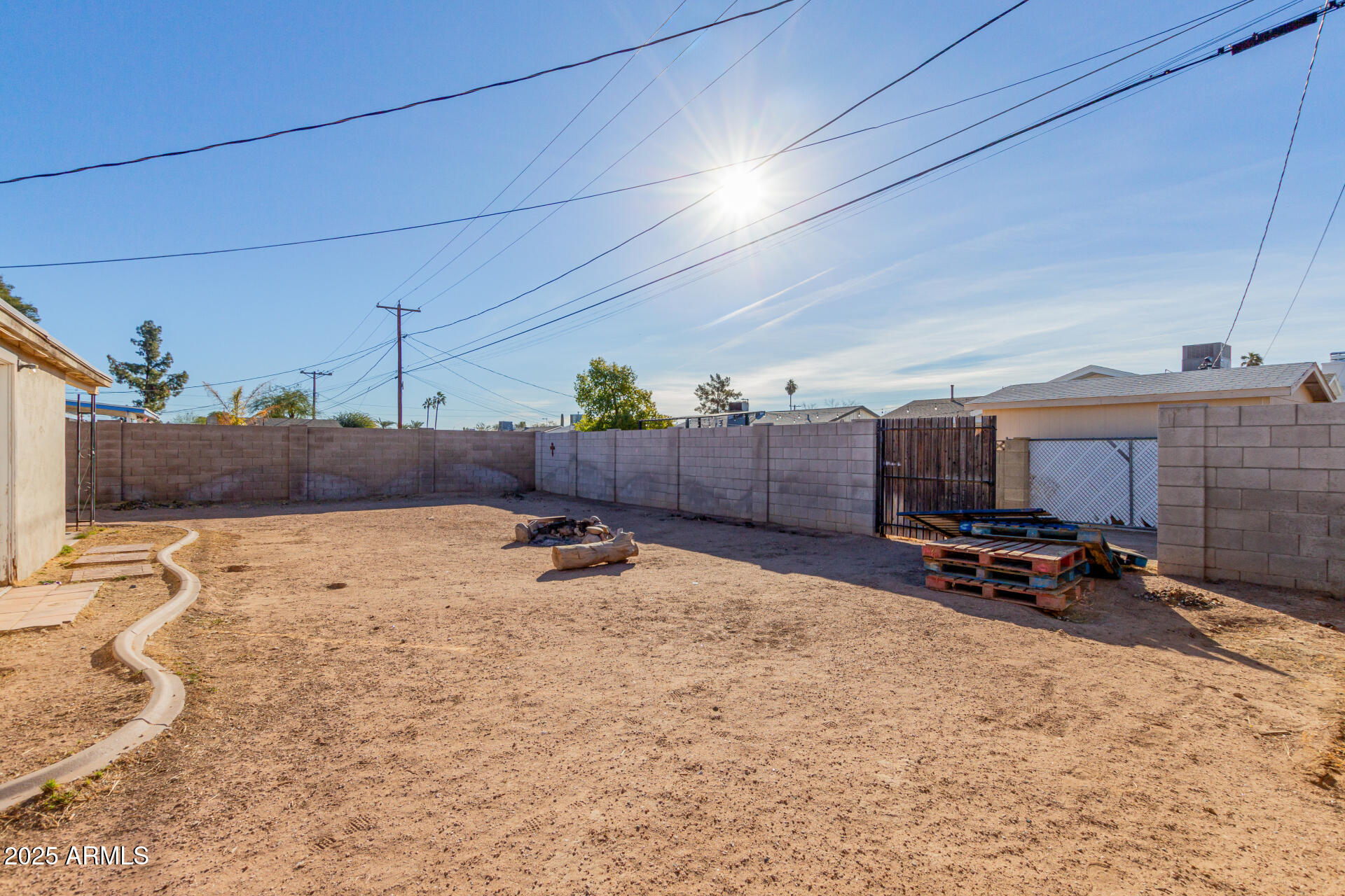 7501 E PIERCE Street