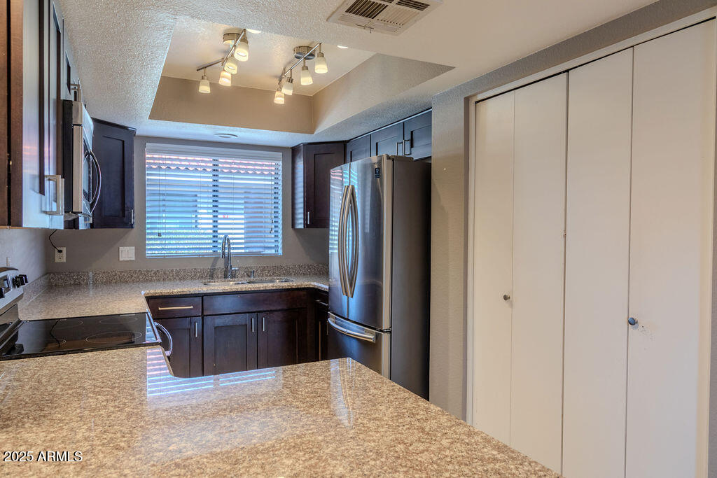 4135 N 17TH Street # 11