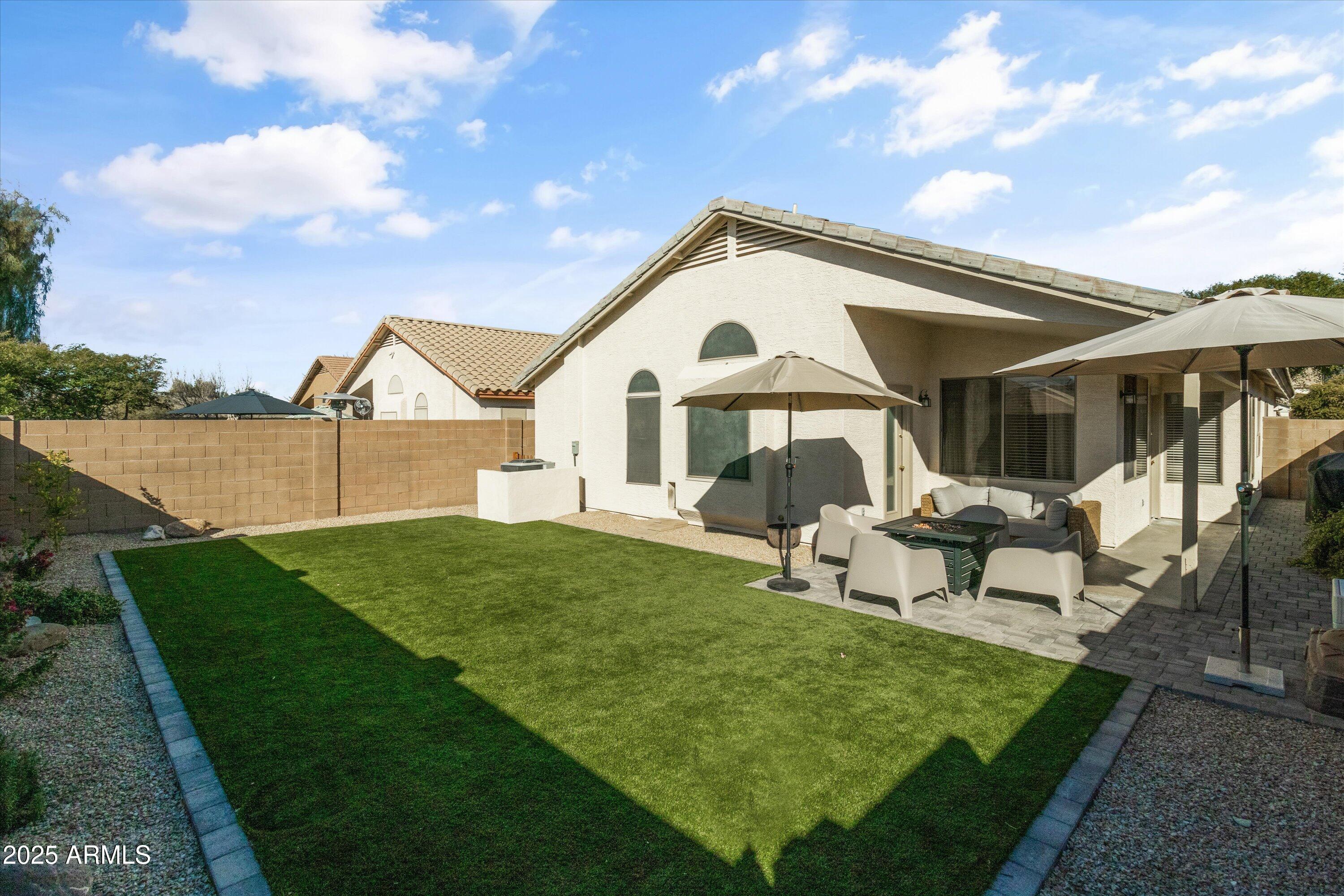 2329 W OBERLIN Way