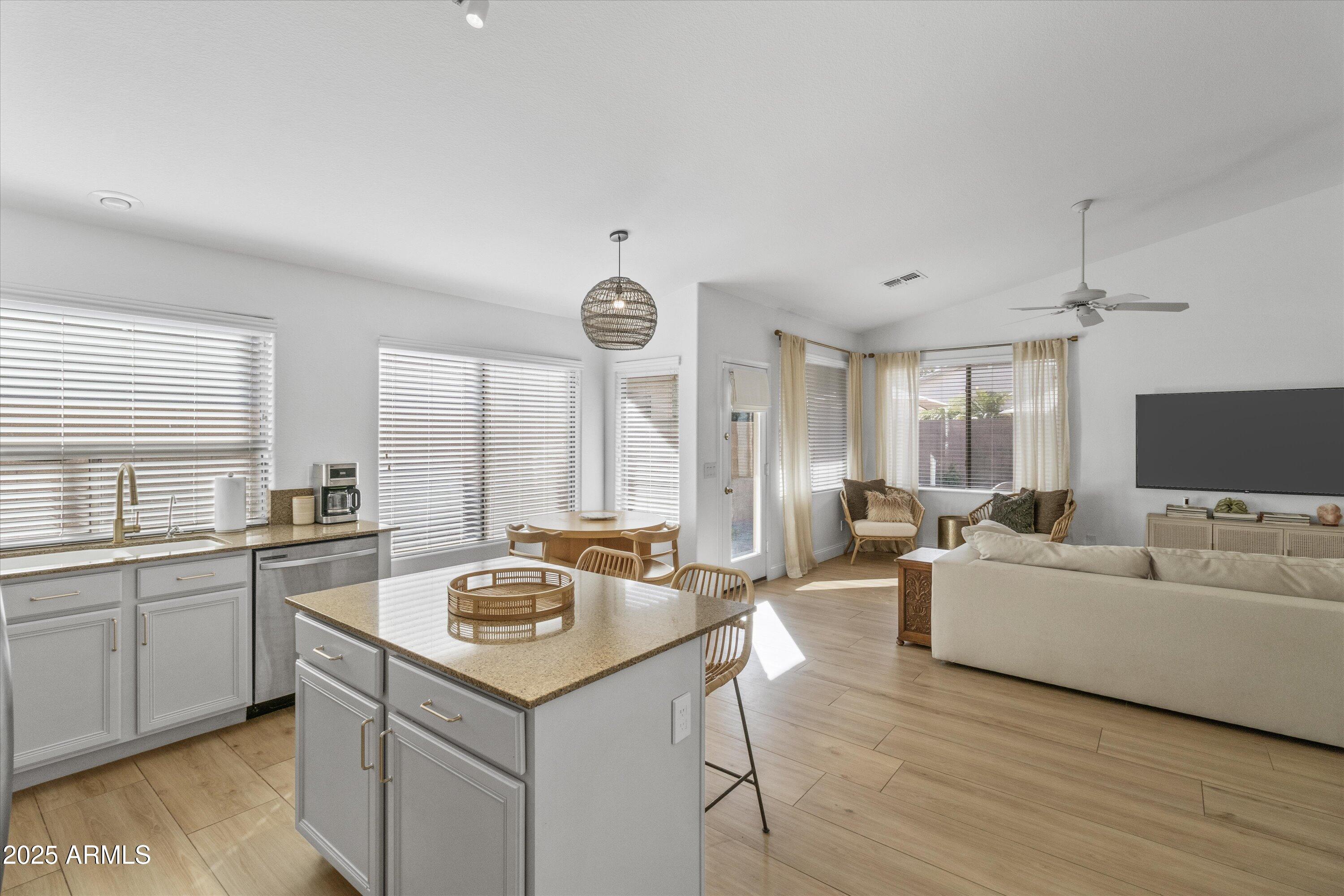 2329 W OBERLIN Way