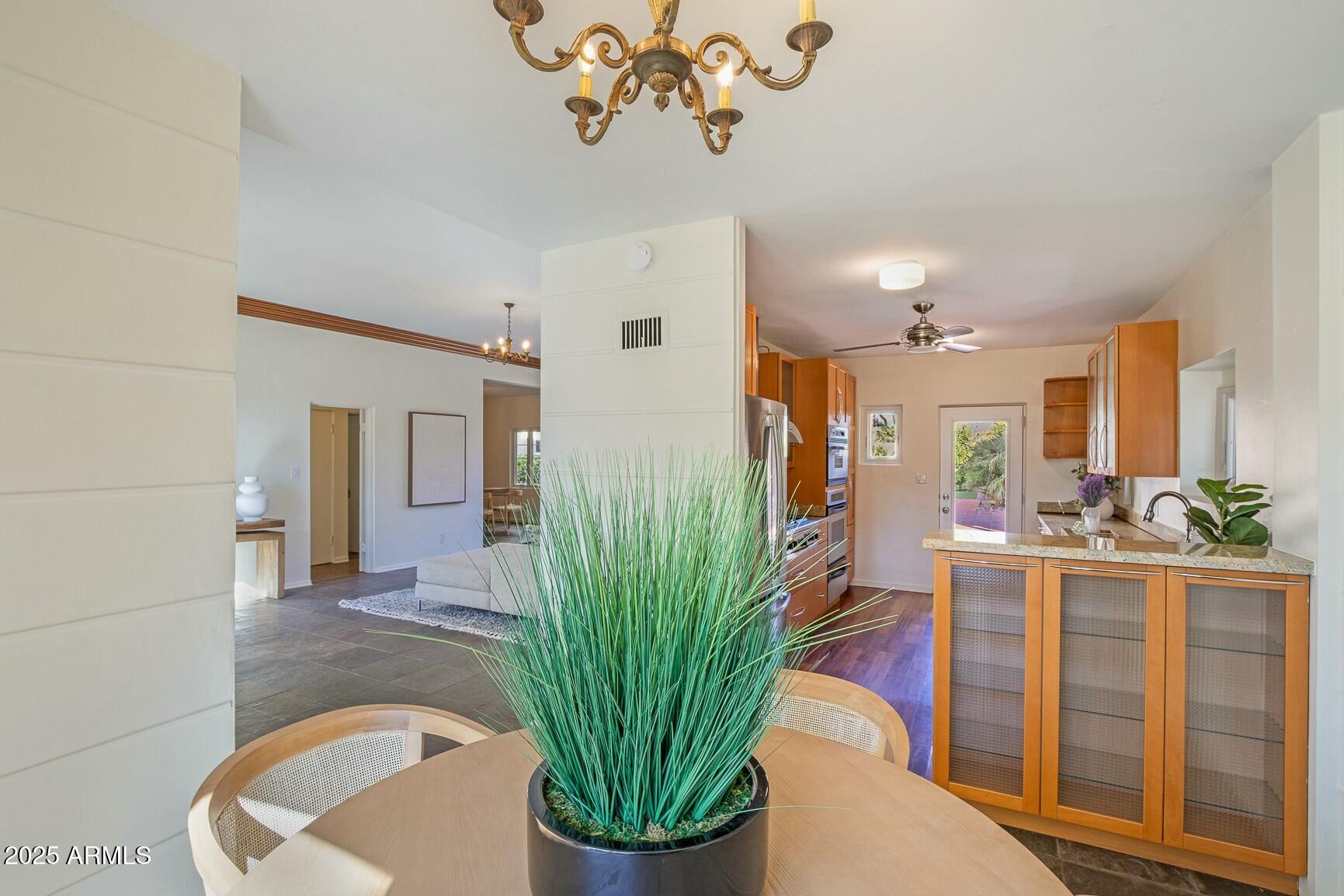 320 W Cypress Street