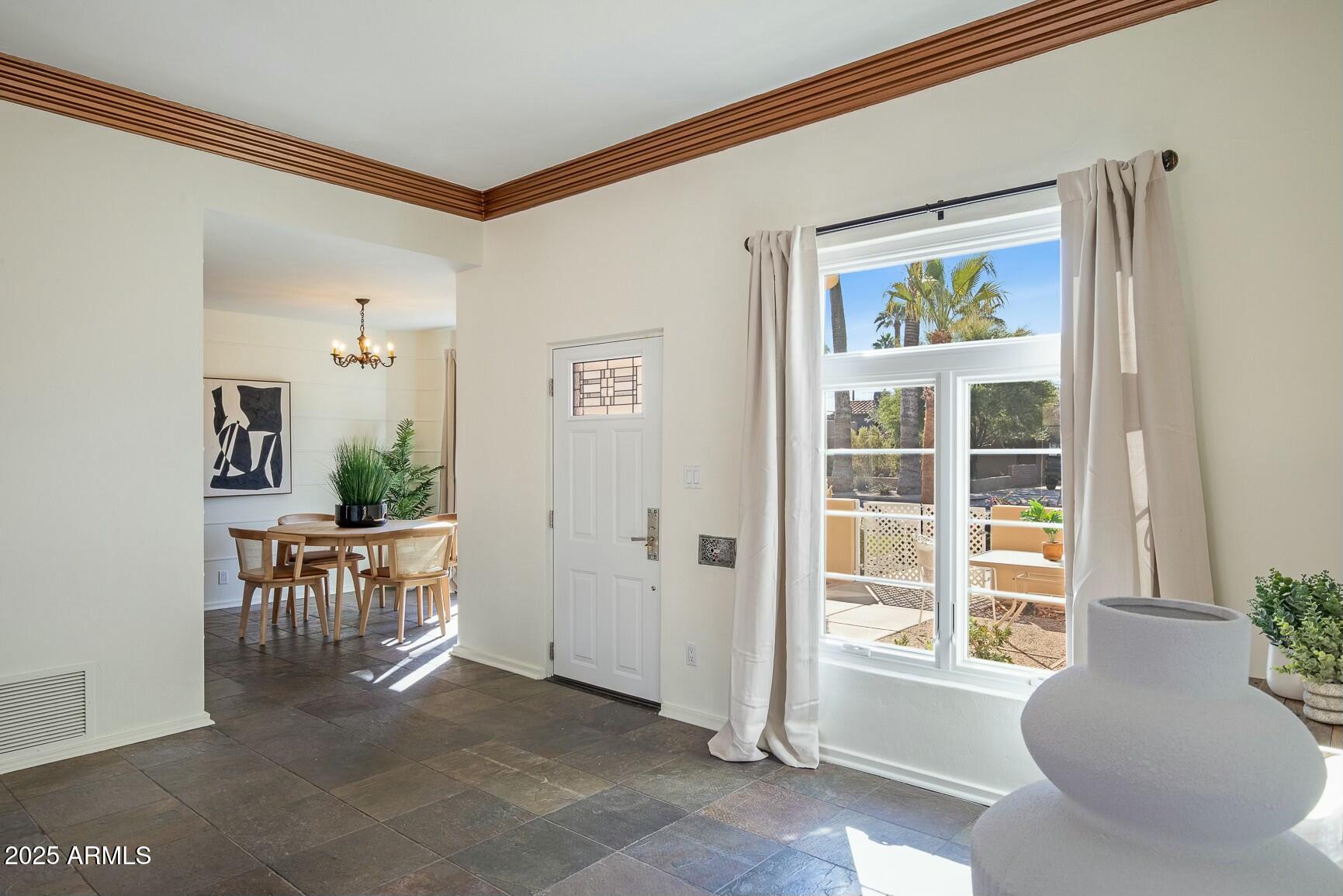 320 W Cypress Street