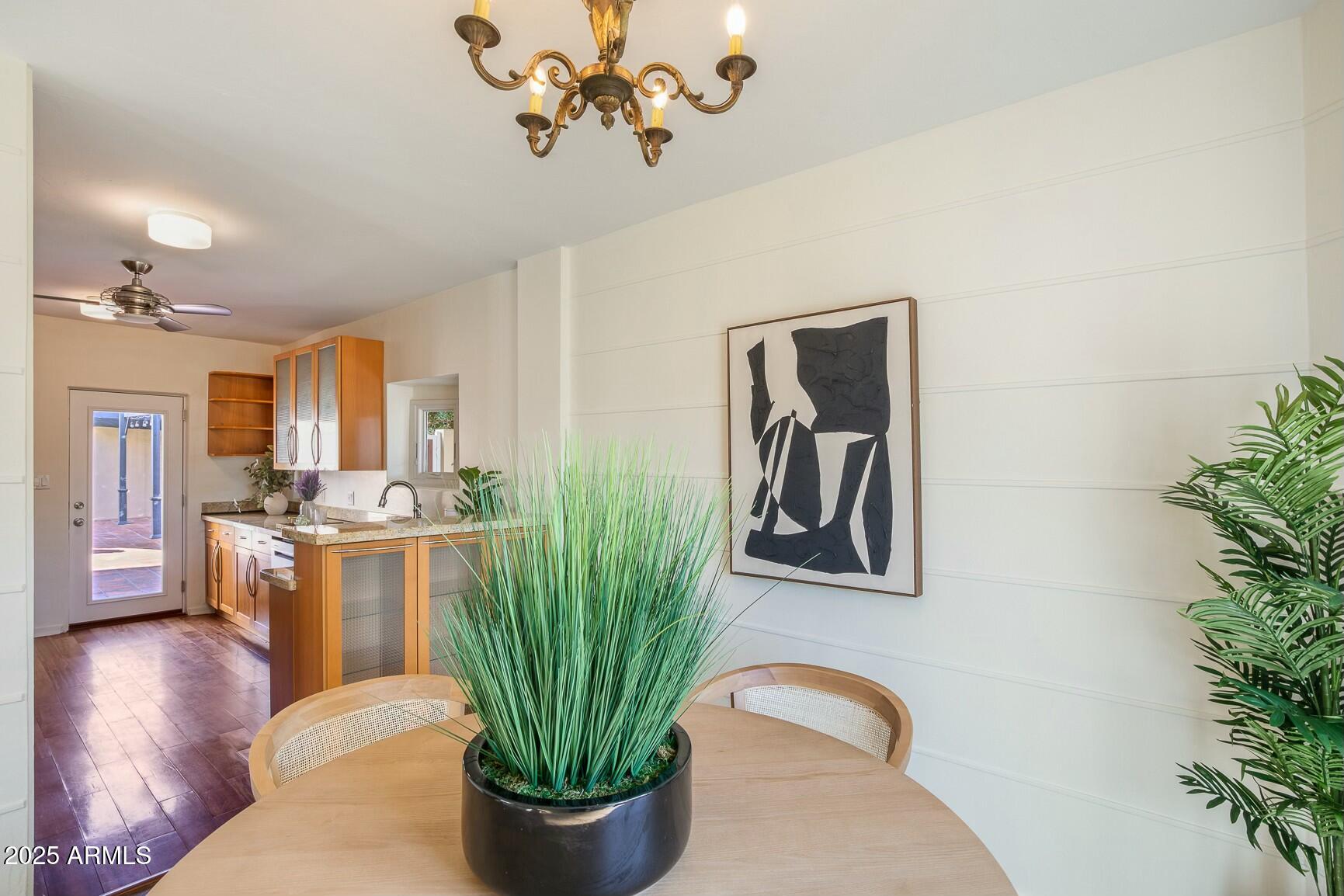 320 W Cypress Street