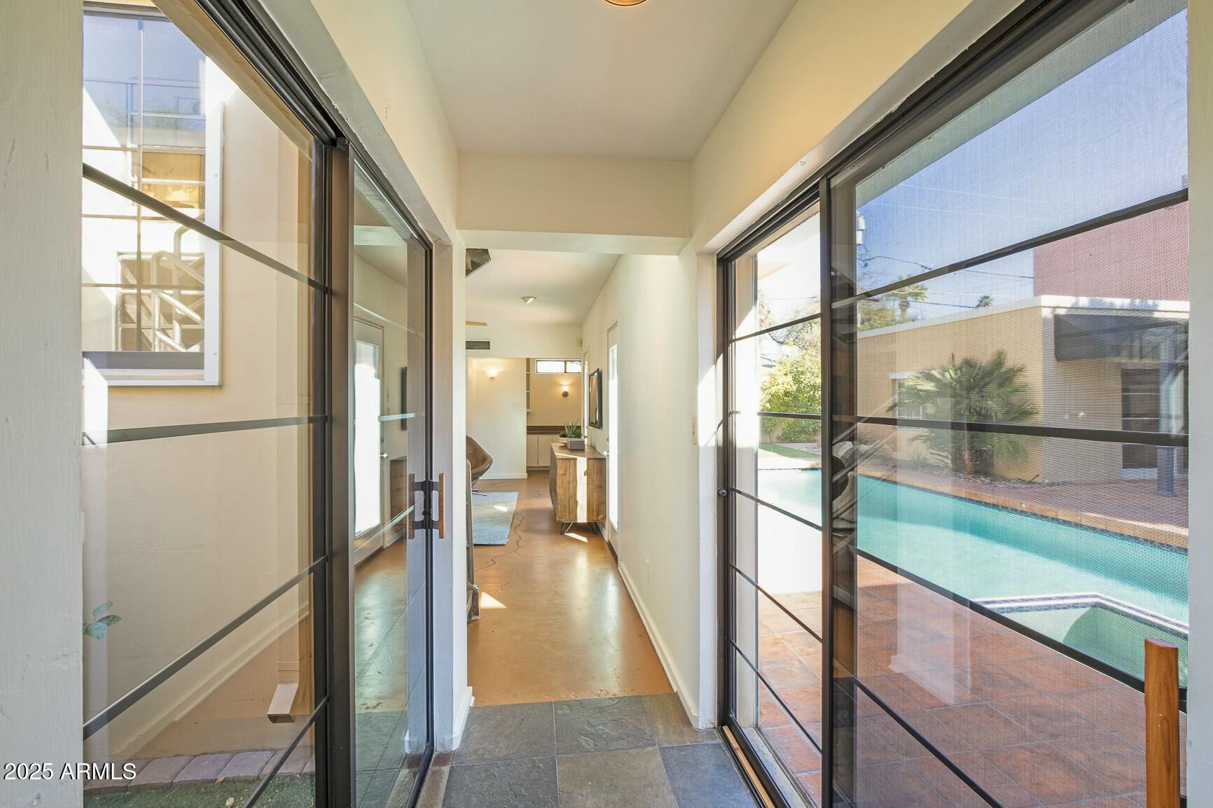 320 W Cypress Street