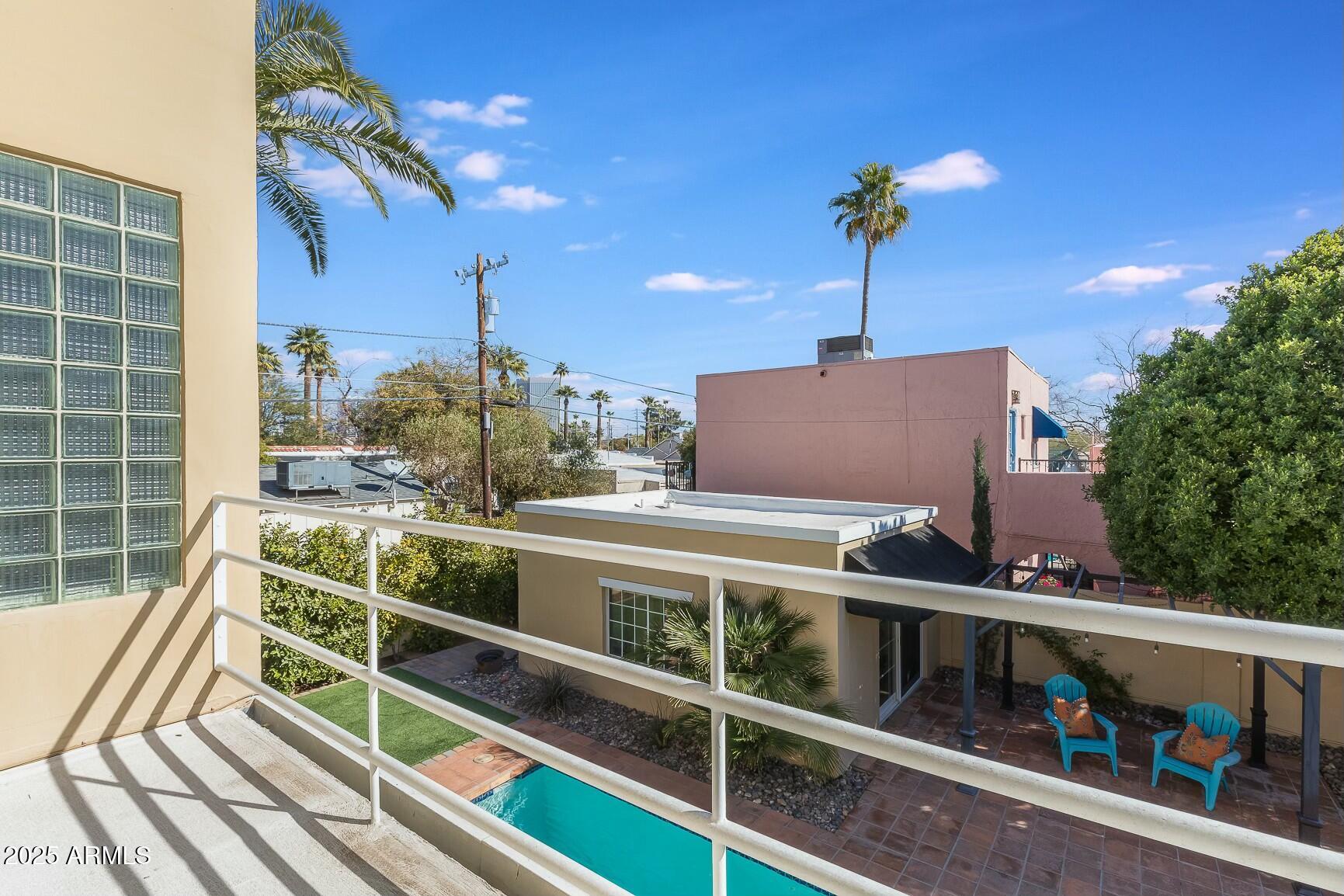 320 W Cypress Street