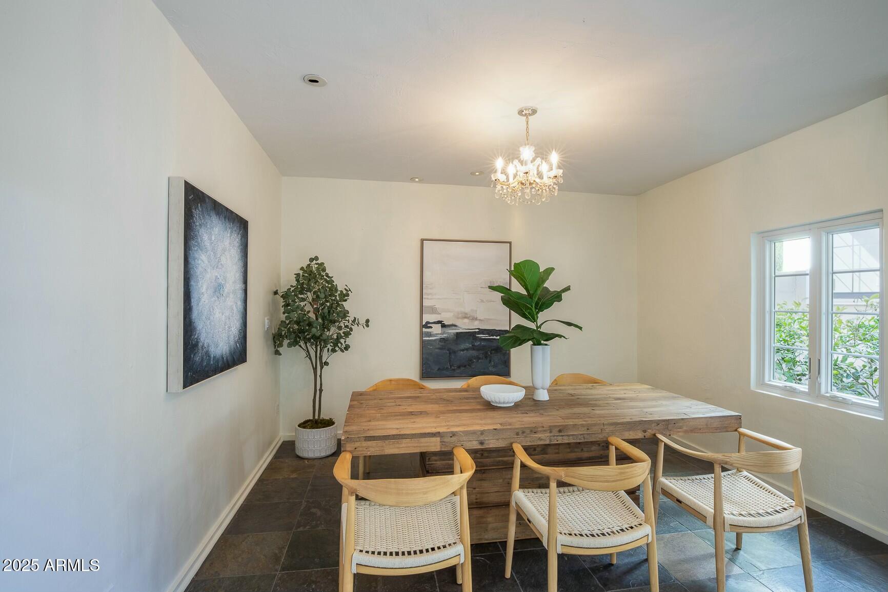 320 W Cypress Street