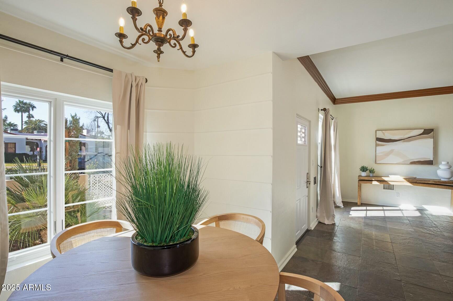 320 W Cypress Street