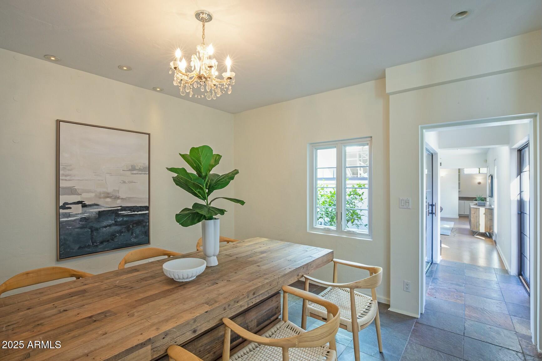 320 W Cypress Street