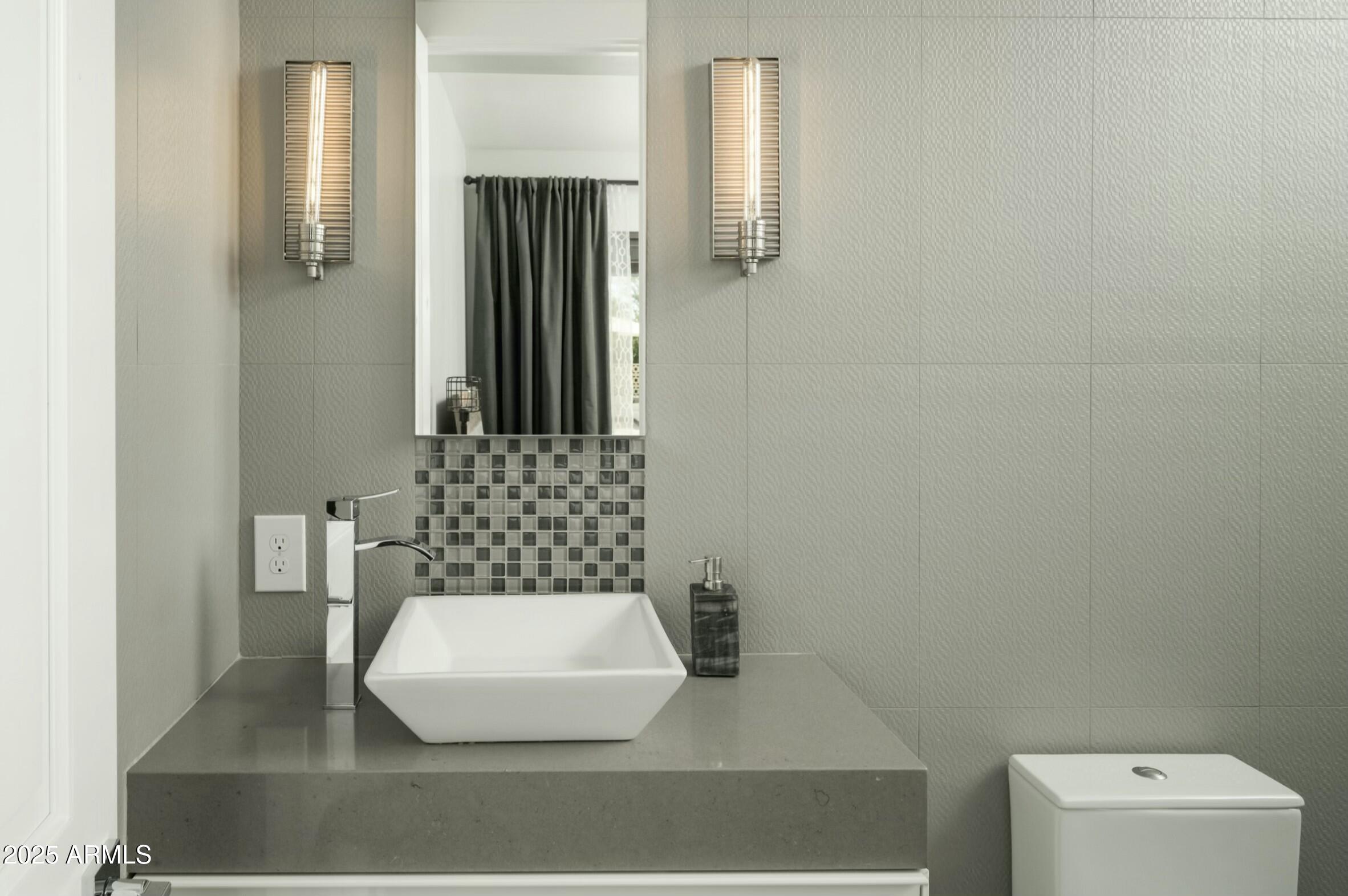 8011 E Larkspur Drive