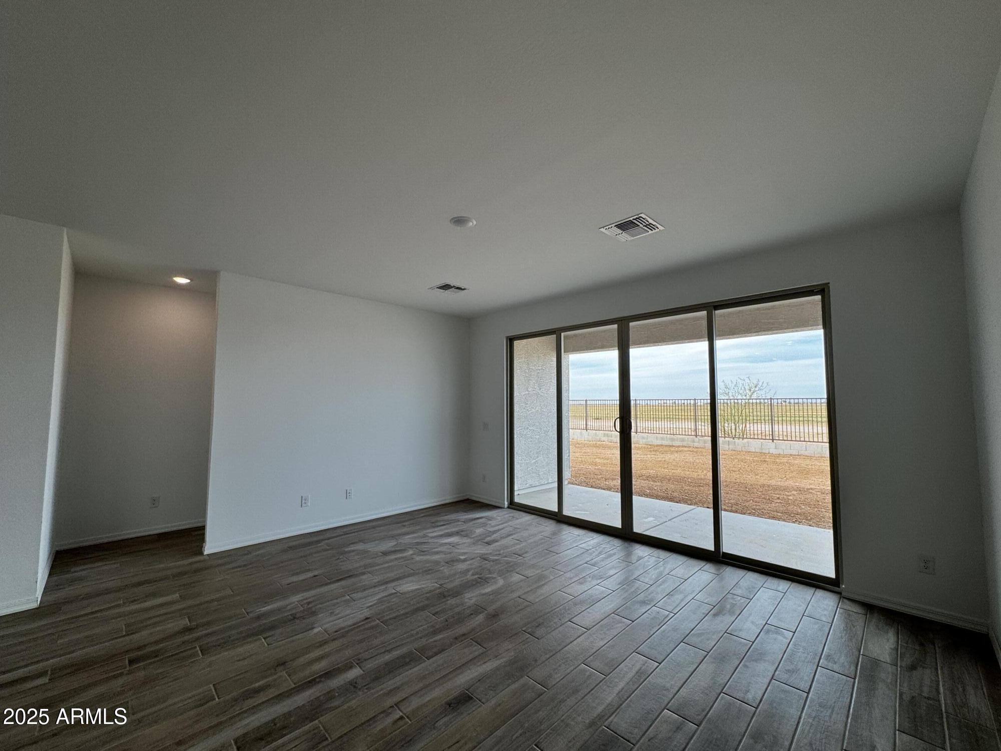 4328 E Bradford Avenue