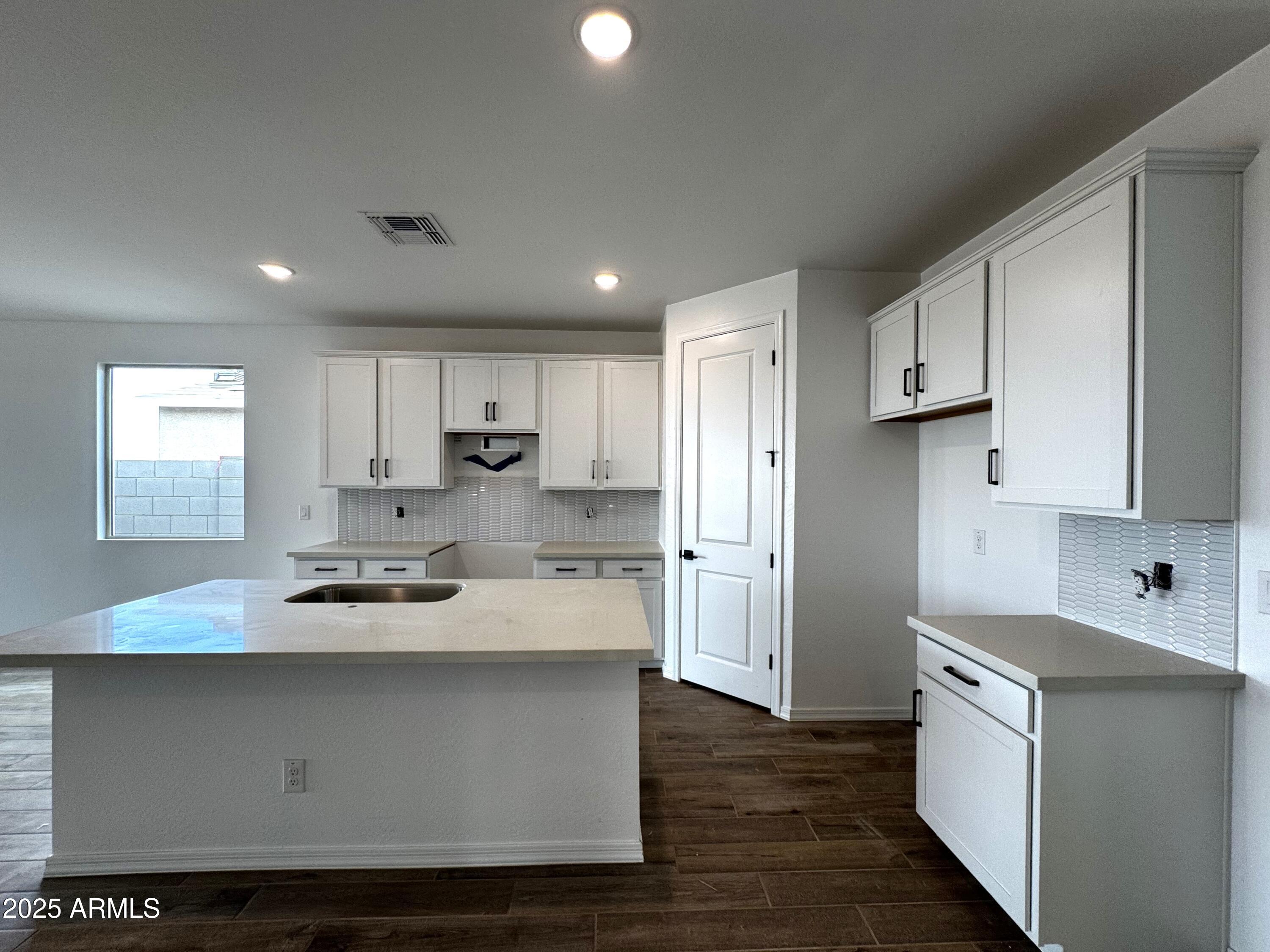 4328 E Bradford Avenue