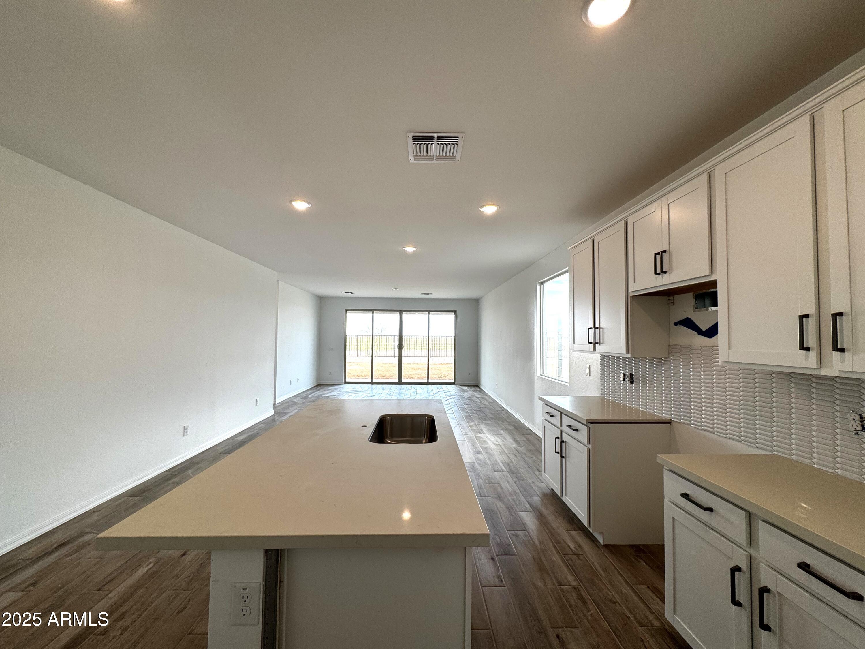 4328 E Bradford Avenue