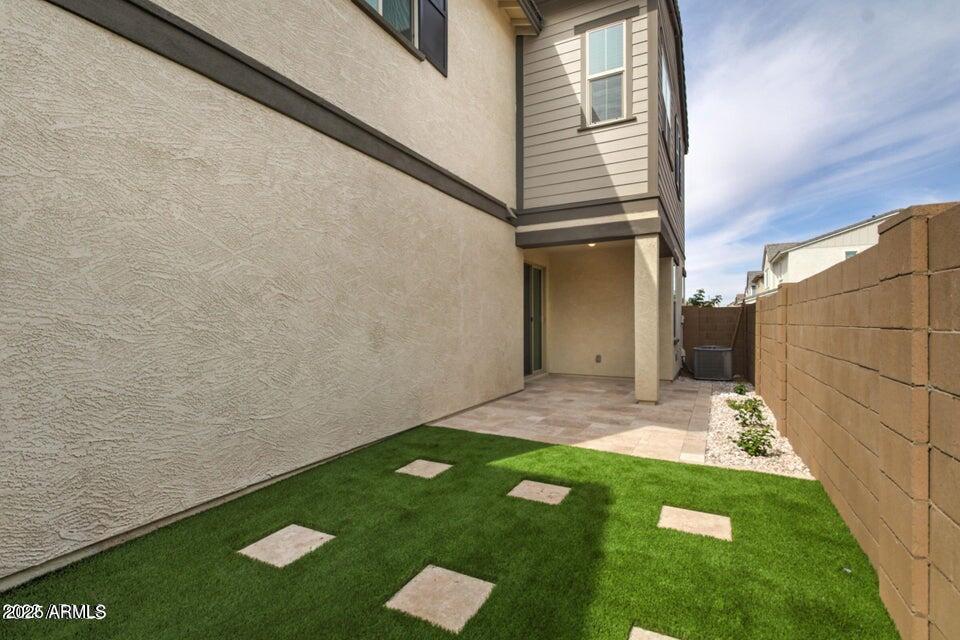2831 S CENTRAL Drive