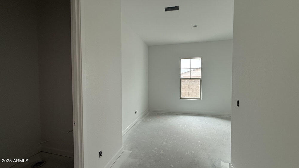 11441 E UTOPIA Avenue
