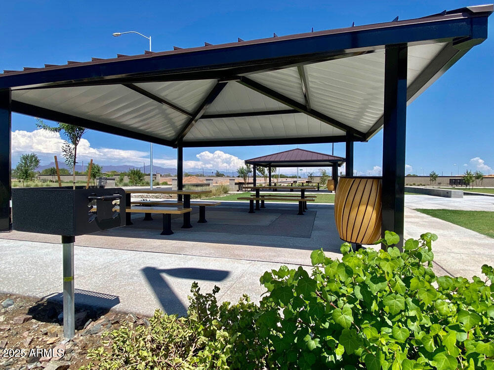 11441 E UTOPIA Avenue