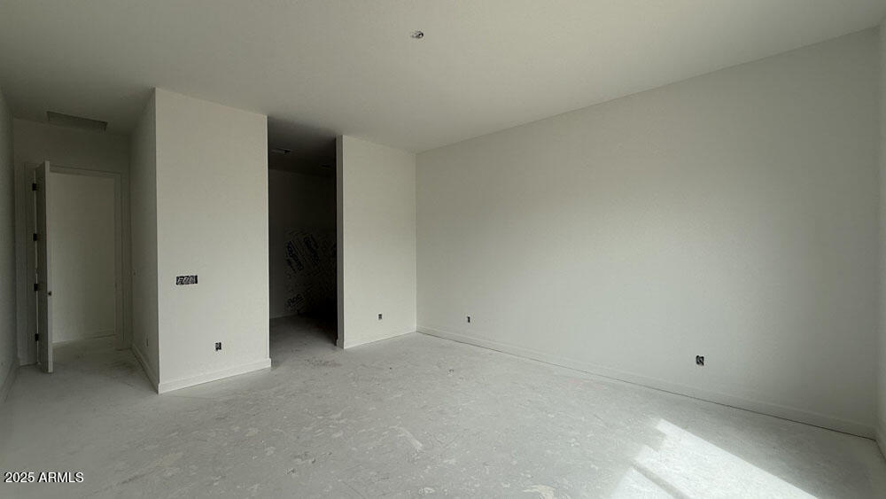 11441 E UTOPIA Avenue