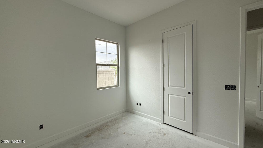 11441 E UTOPIA Avenue