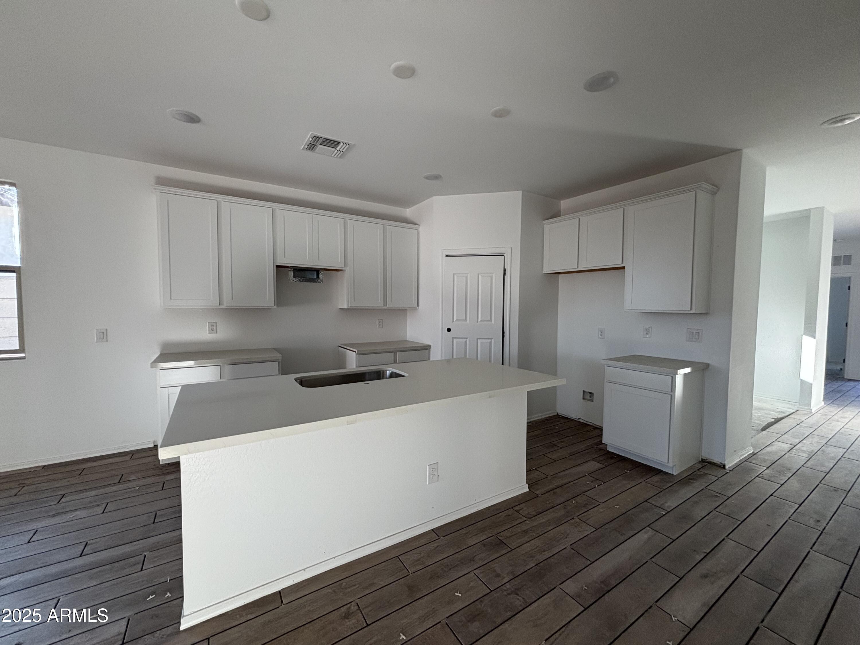 47477 W KENNER Drive